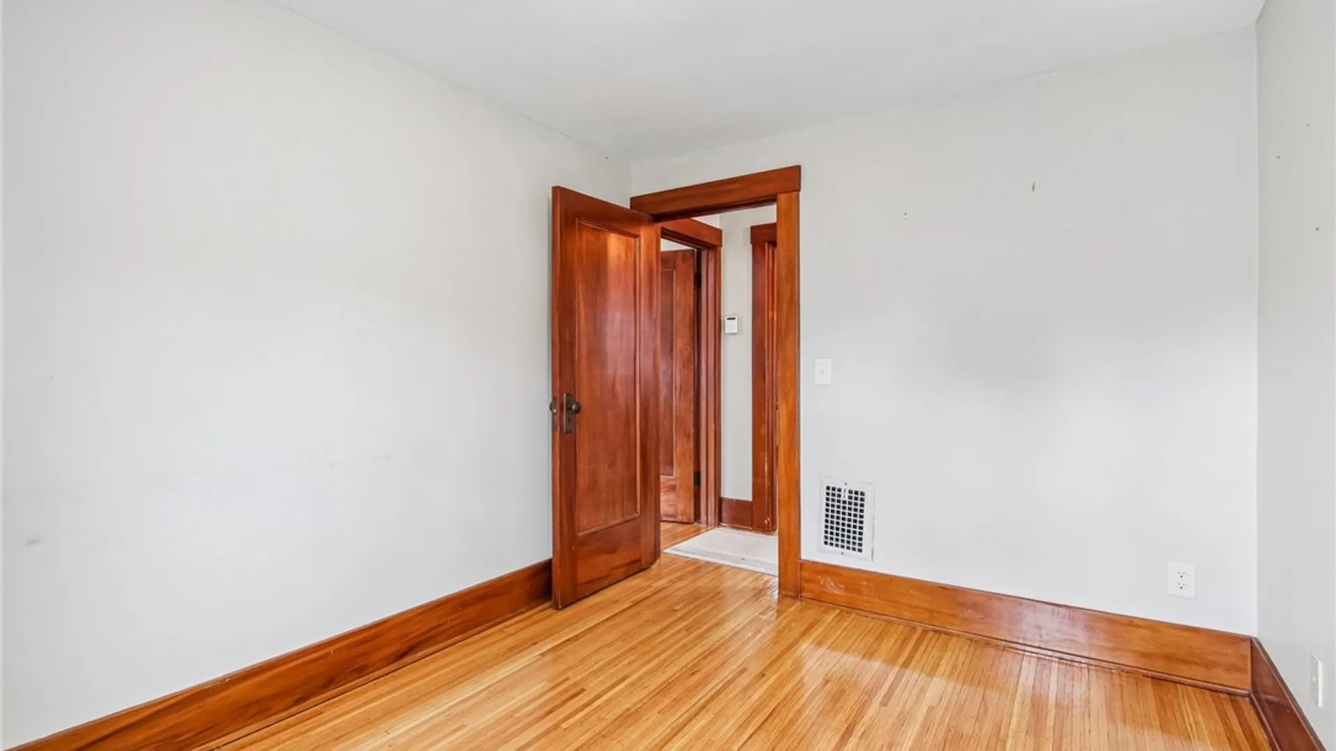 Property at 48 Chelsea Road, Irondequoit, NY 14617 26