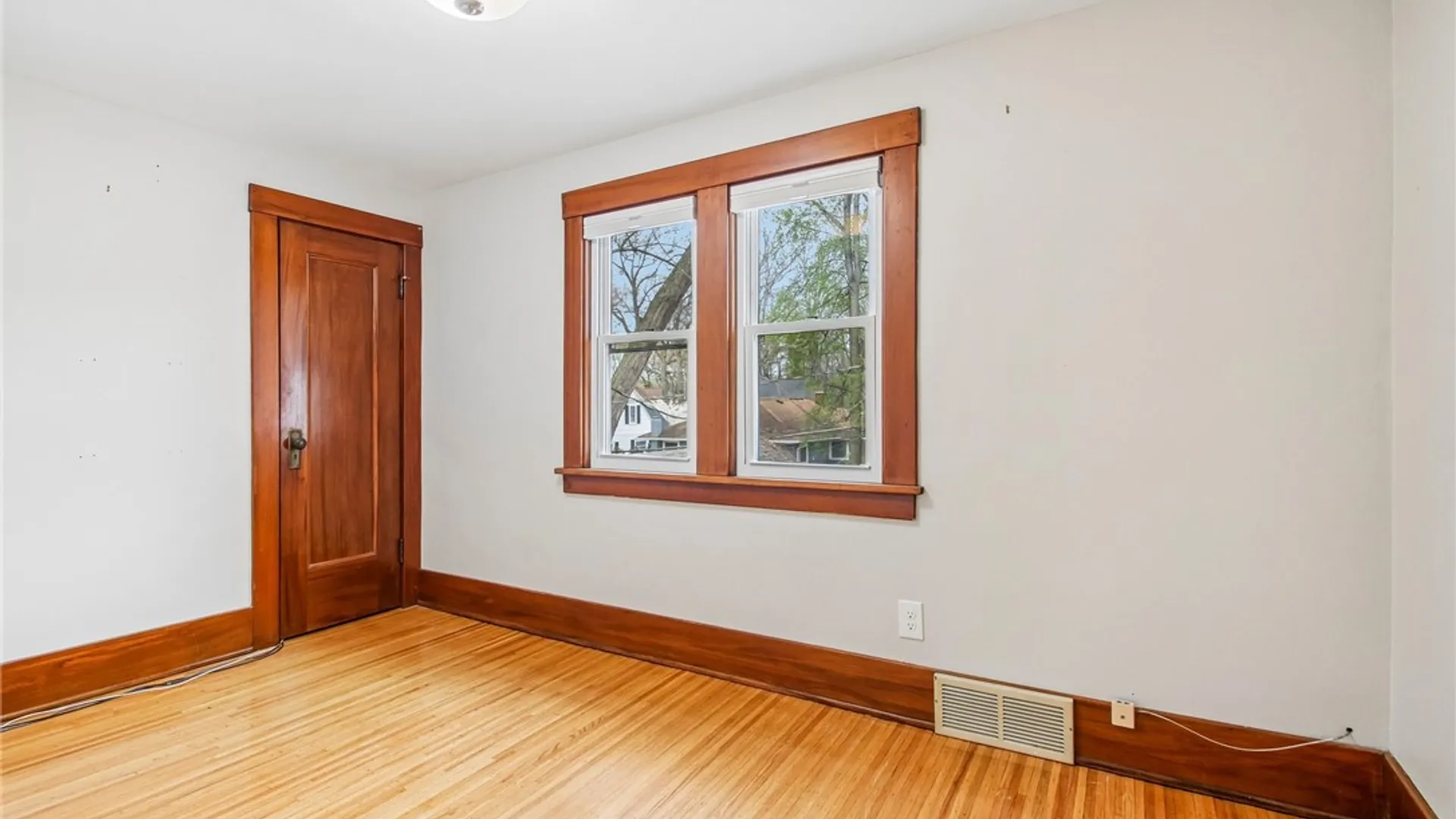 Property at 48 Chelsea Road, Irondequoit, NY 14617 27