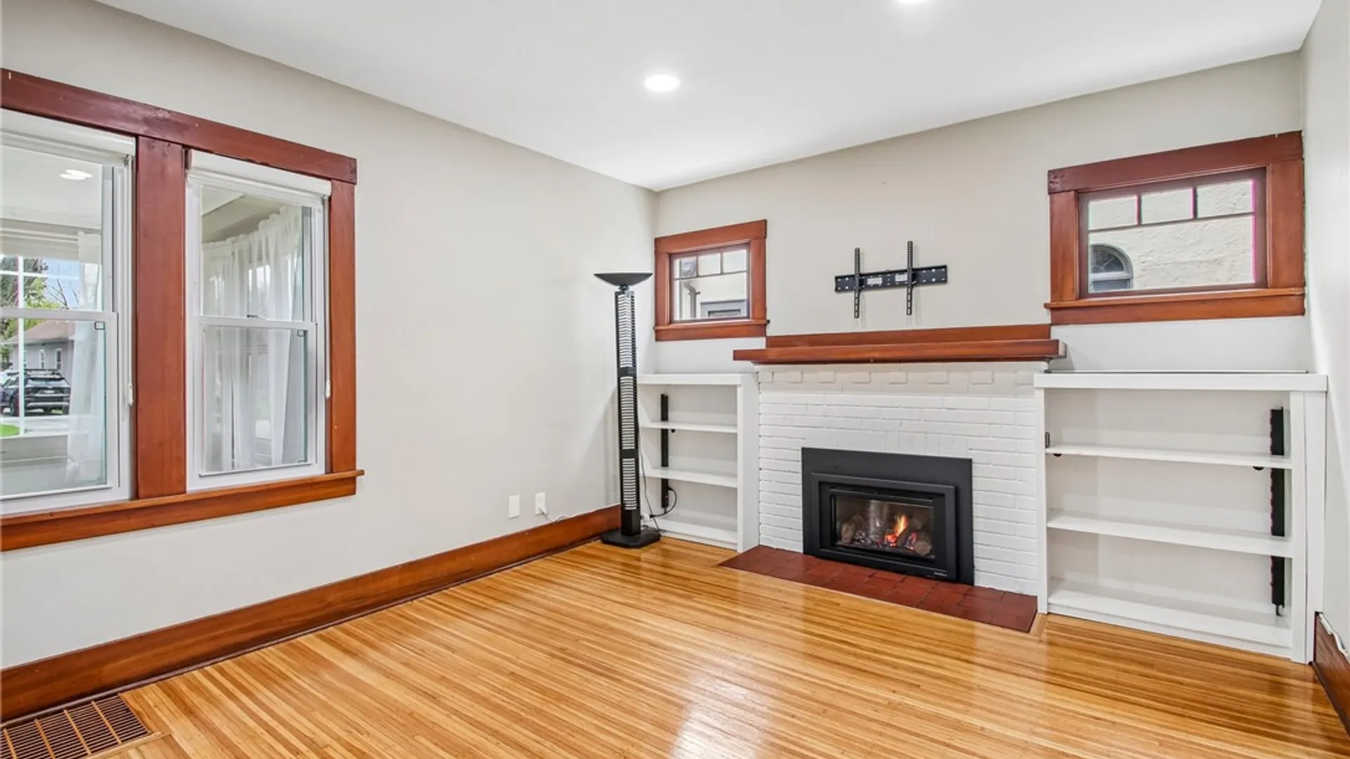 Property at 48 Chelsea Road, Irondequoit, NY 14617 6