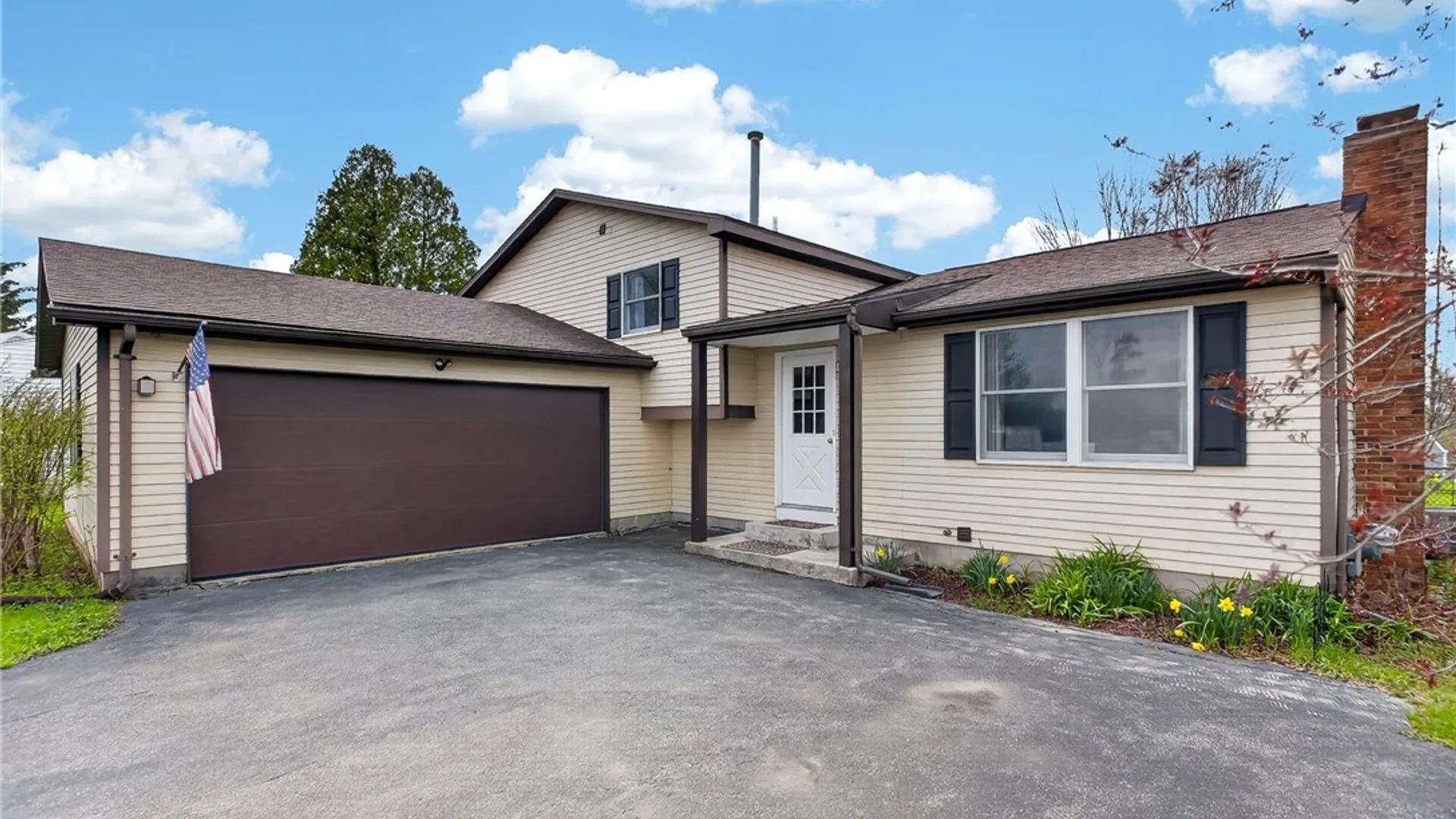 Property at 8491 Torchwood Lane, Cicero, NY 13039 2
