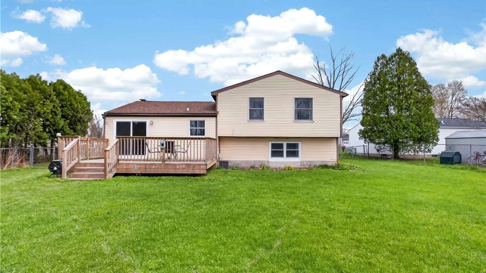 Property at 8491 Torchwood Lane, Cicero, NY 13039 30