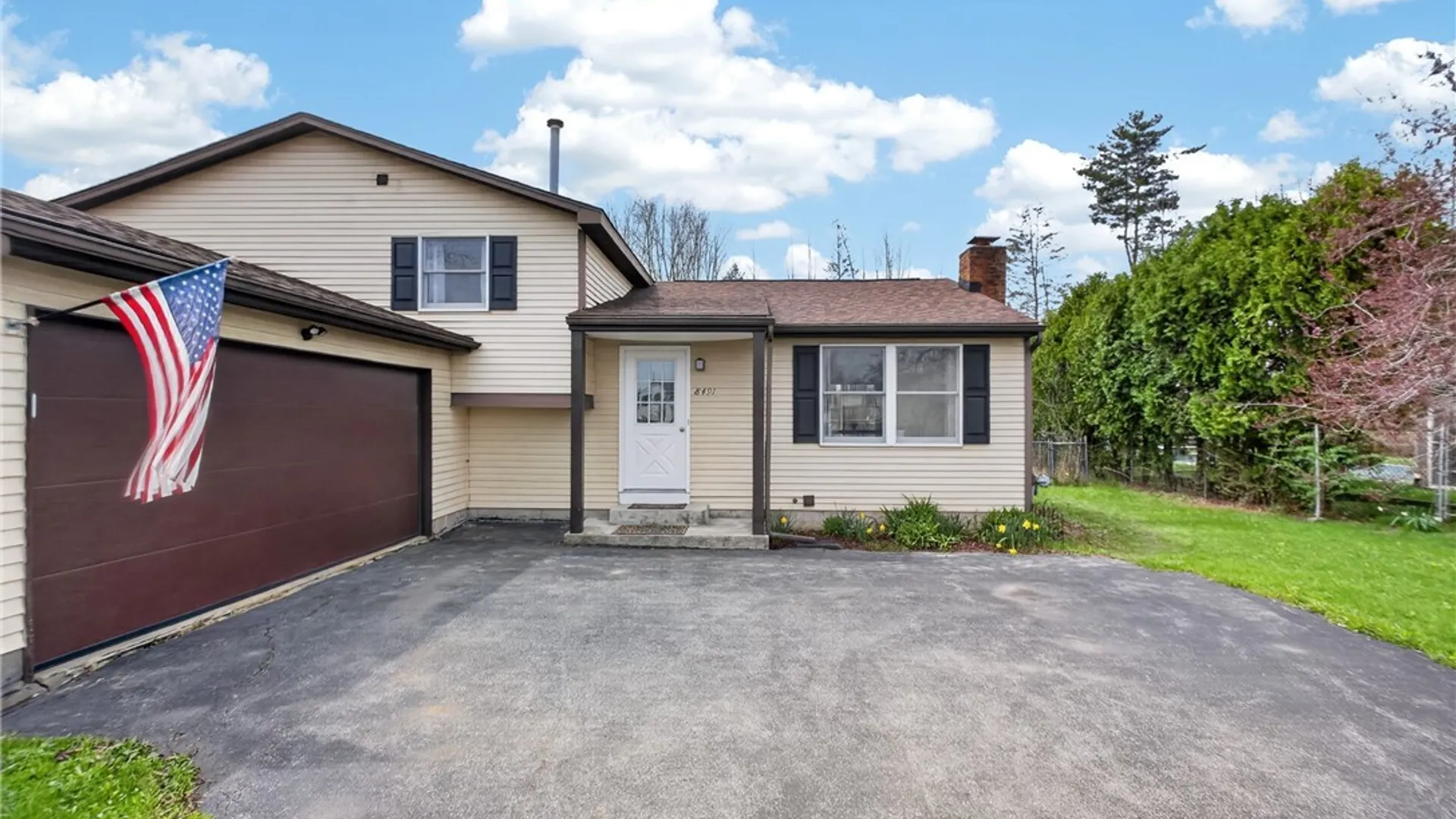 Property at 8491 Torchwood Lane, Cicero, NY 13039 32