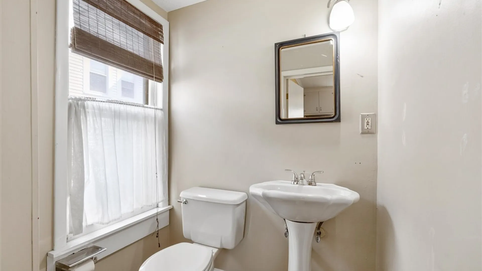 Property at 409 Dewitt Street, Syracuse, NY 13203 15