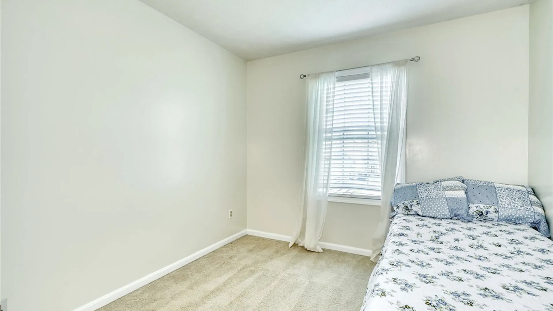 Property at 132 Cranbrook, Webster, NY 14580 24