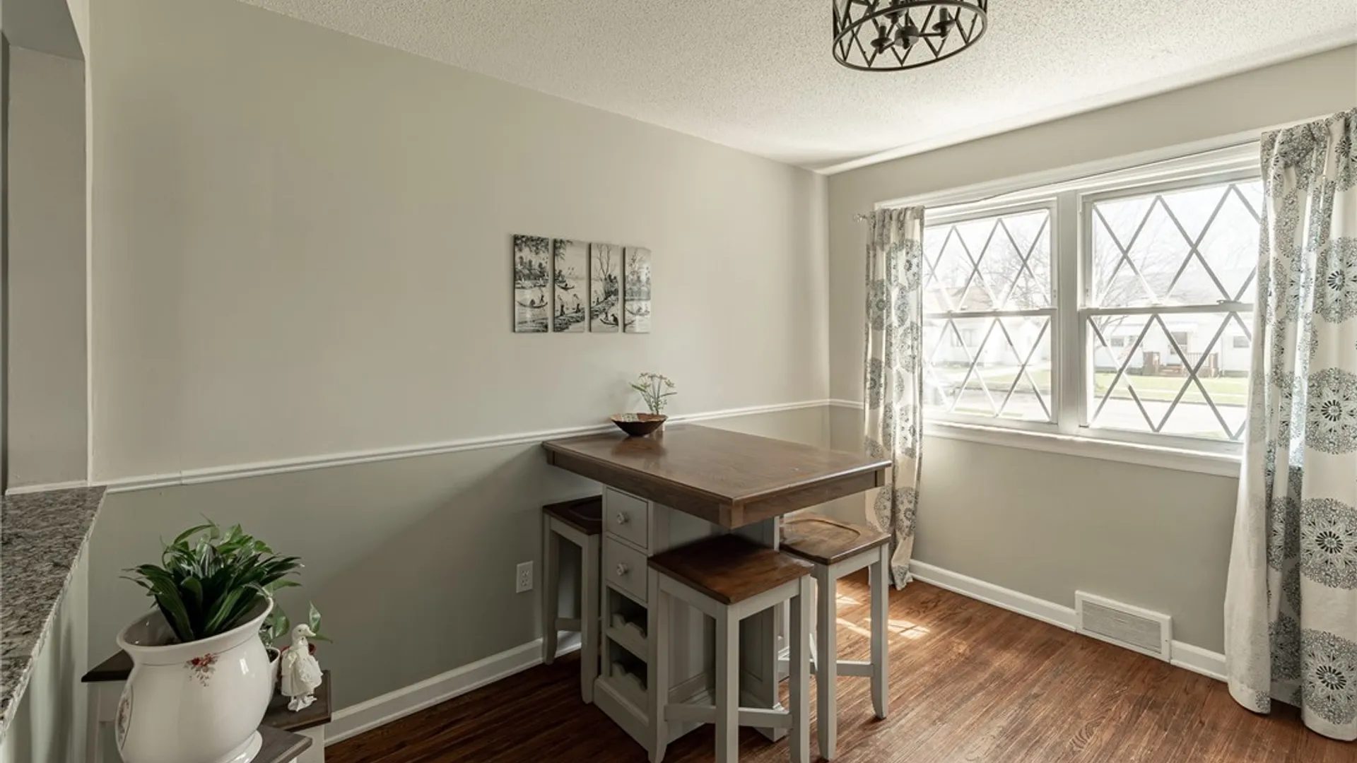 Property at 292 Kirkwood Drive, West Seneca, NY 14224 21