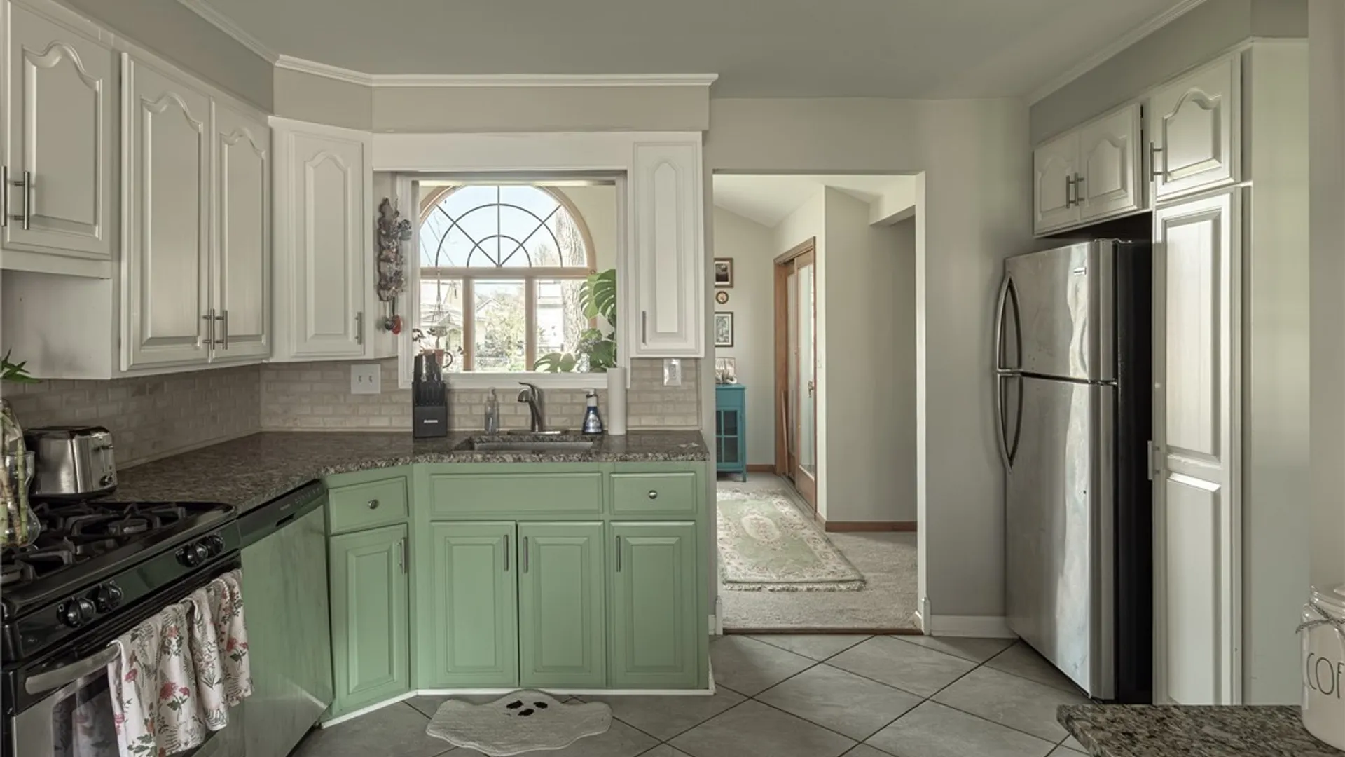 Property at 292 Kirkwood Drive, West Seneca, NY 14224 27