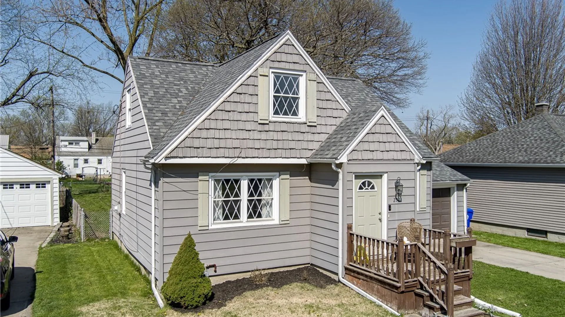 Property at 292 Kirkwood Drive, West Seneca, NY 14224 3