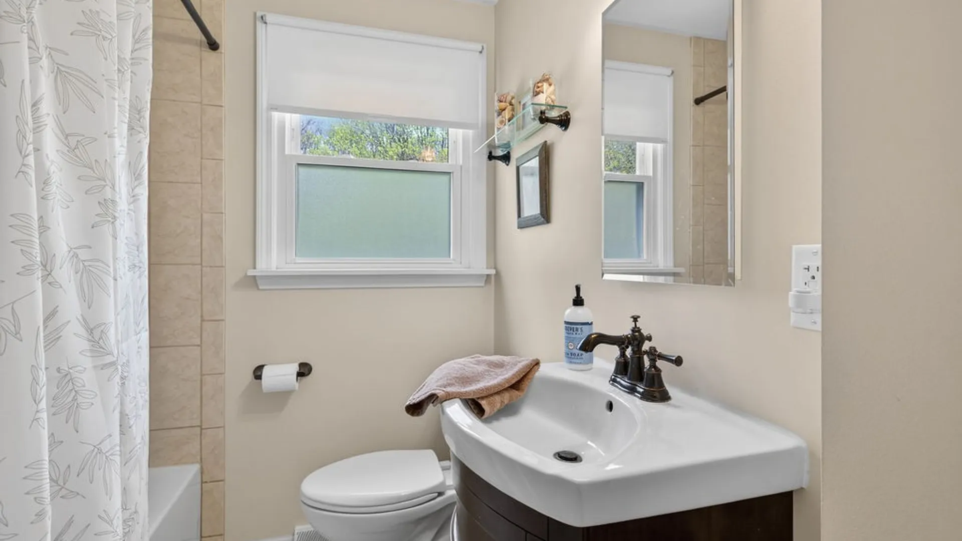 Property at 101 Broadmoor Drive, Camillus, NY 13031 20