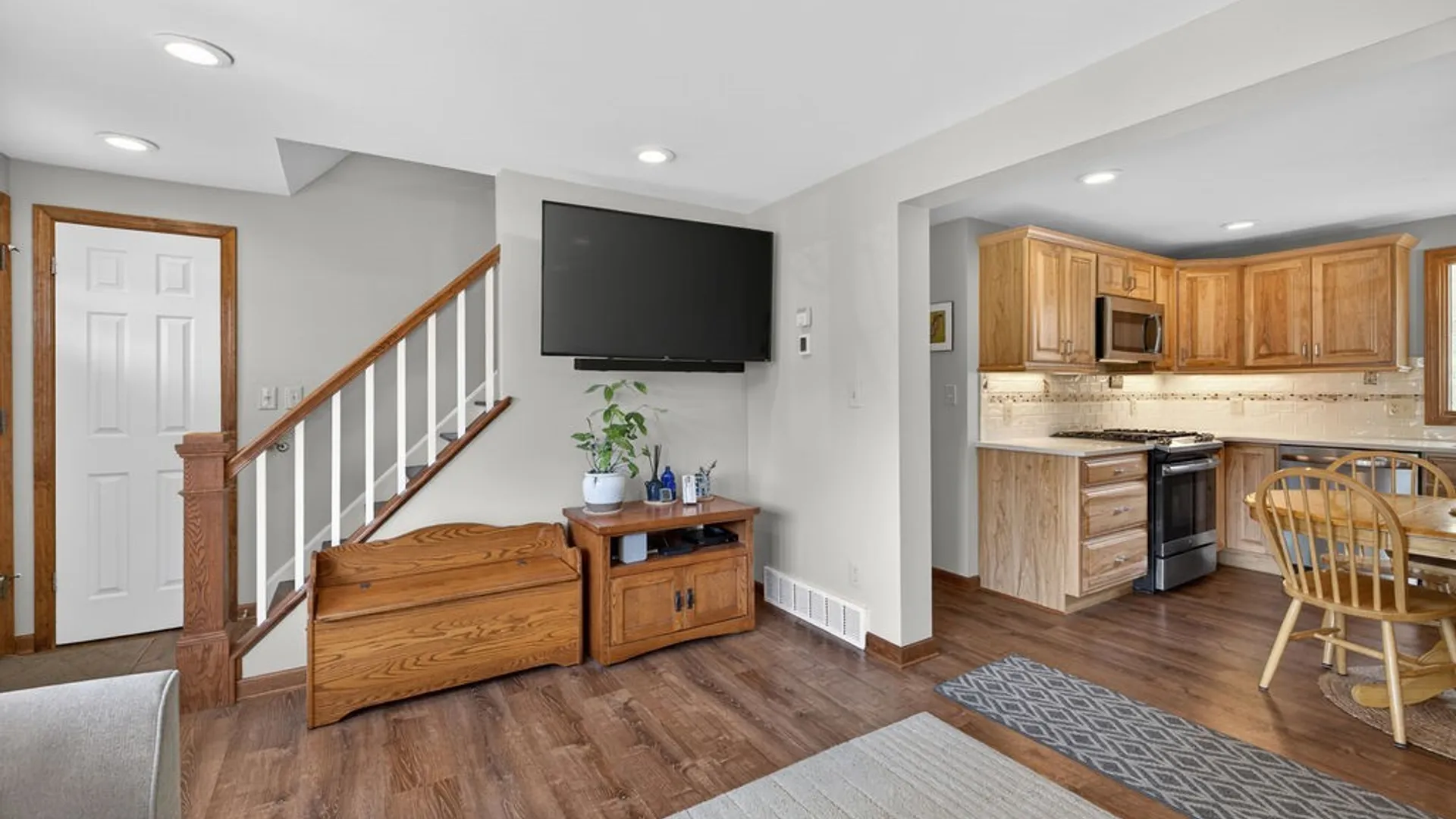 Property at 101 Broadmoor Drive, Camillus, NY 13031 6