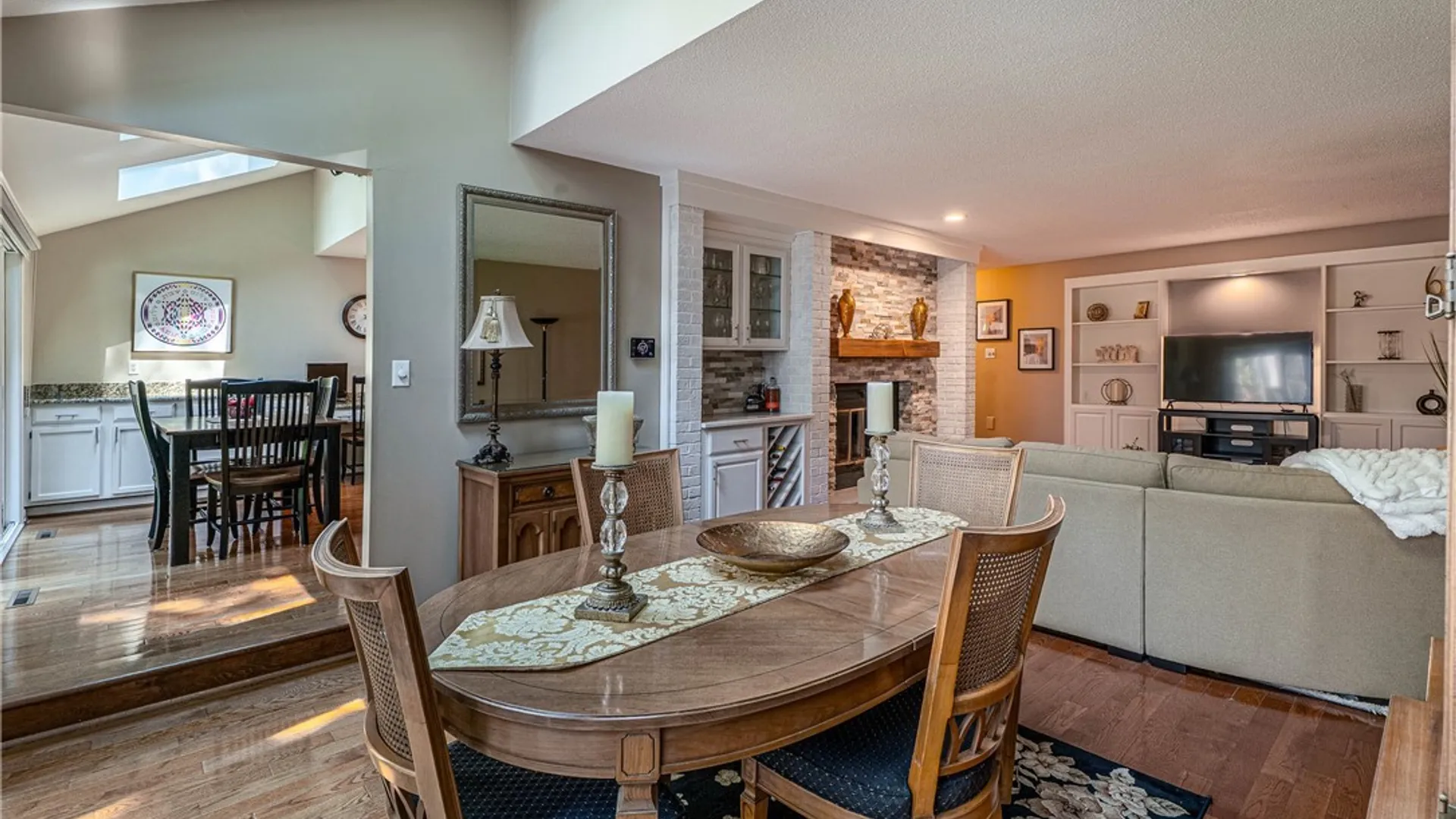 Property at 182 Breezewood Cmn, Amherst, NY 14051 11