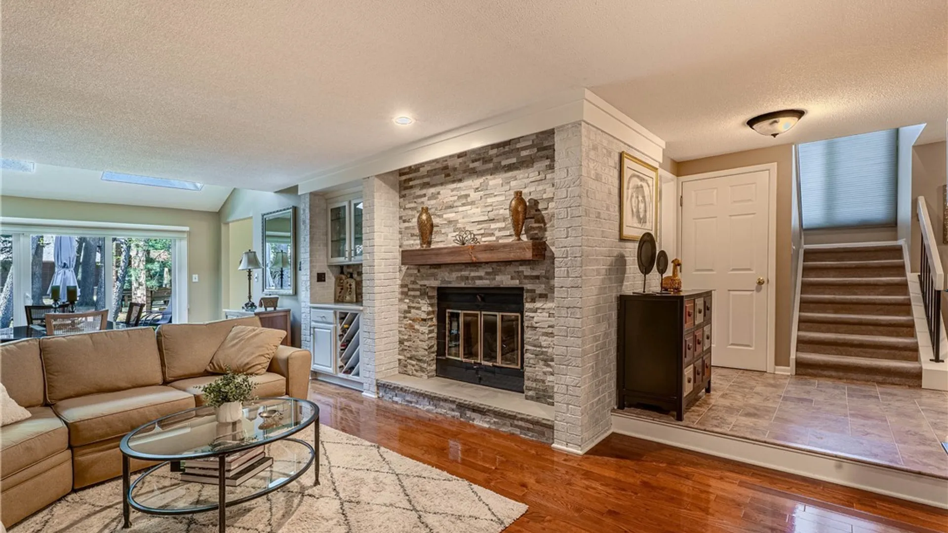 Property at 182 Breezewood Cmn, Amherst, NY 14051 16