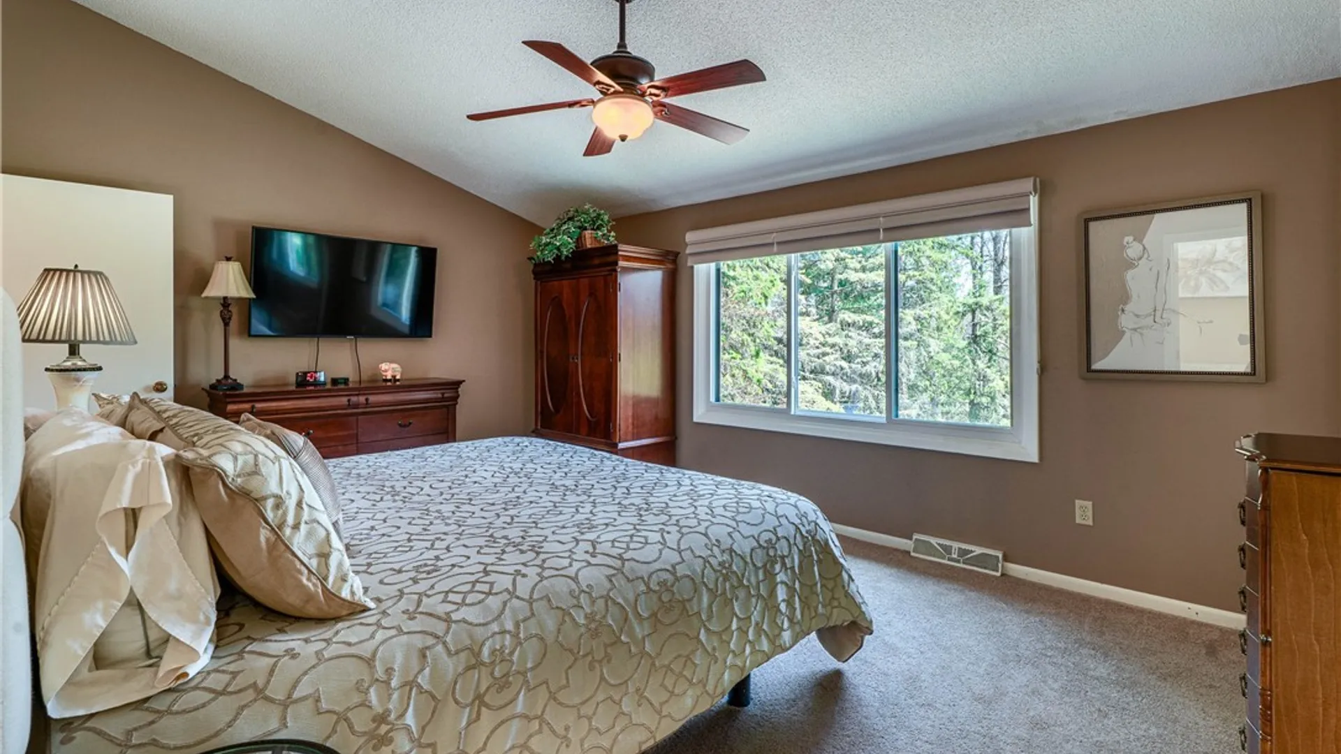 Property at 182 Breezewood Cmn, Amherst, NY 14051 19