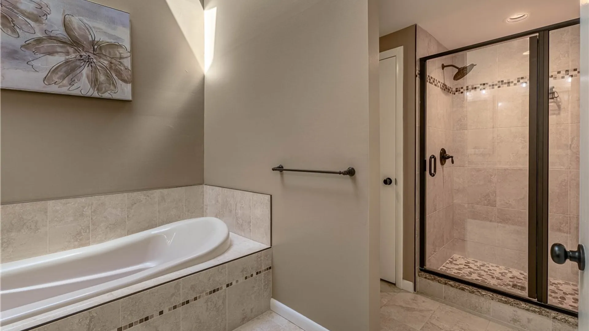 Property at 182 Breezewood Cmn, Amherst, NY 14051 20