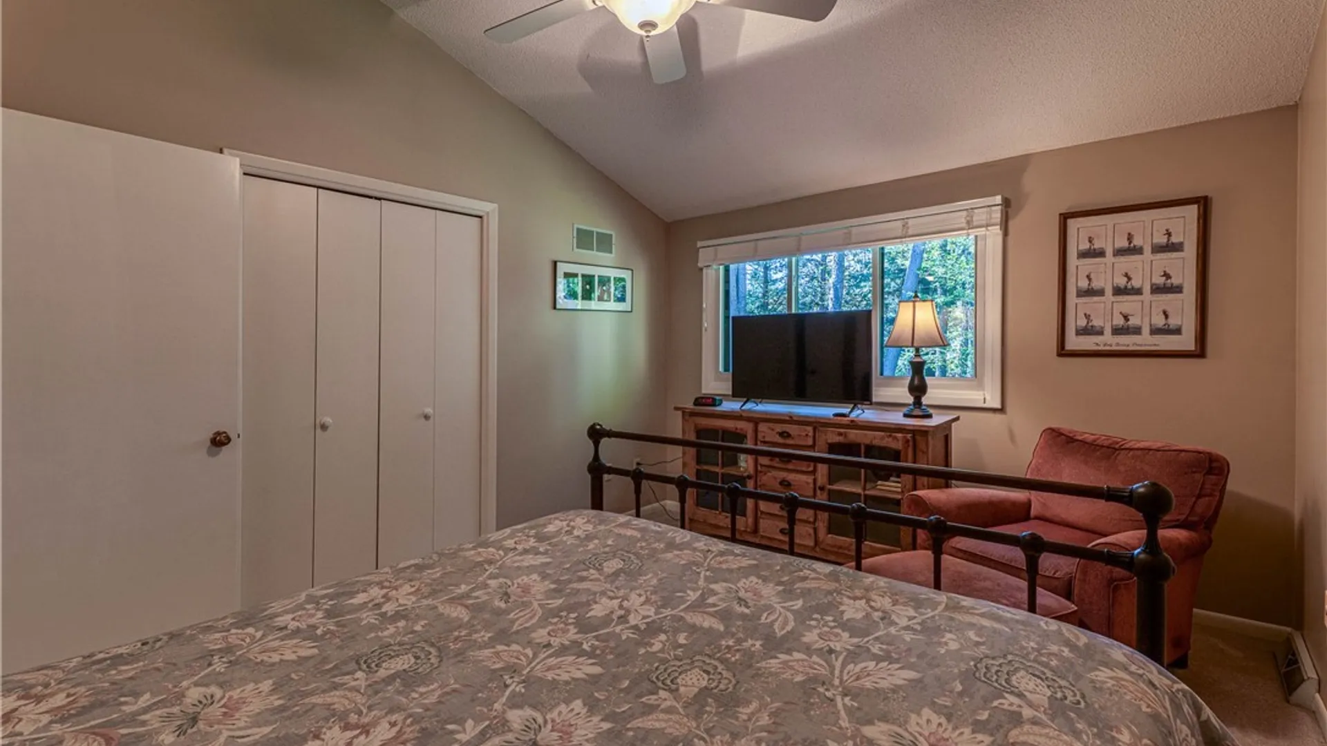 Property at 182 Breezewood Cmn, Amherst, NY 14051 24