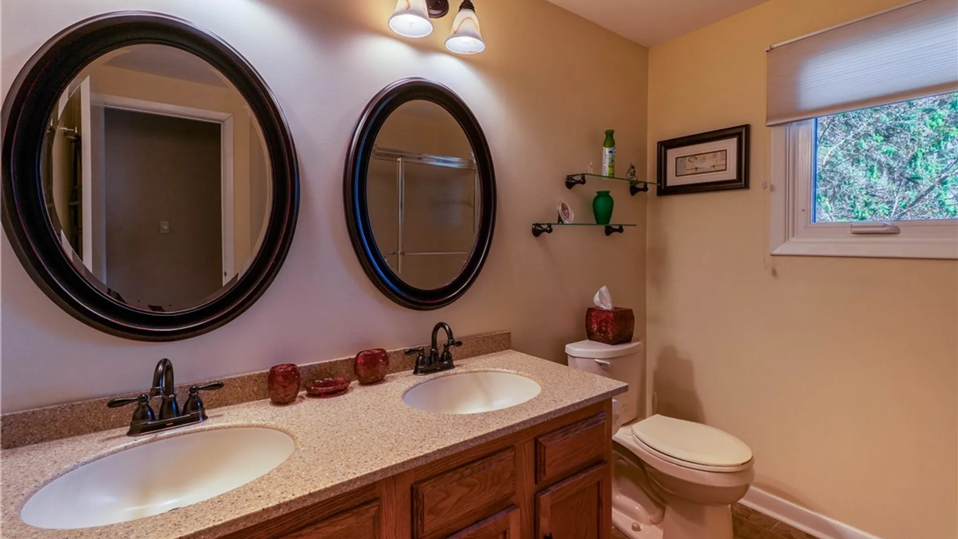 Property at 182 Breezewood Cmn, Amherst, NY 14051 25