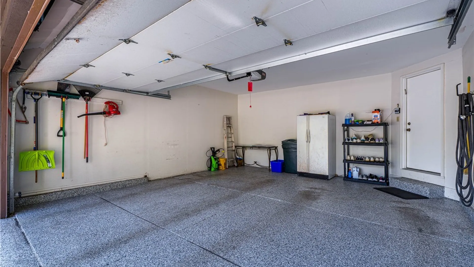 Property at 182 Breezewood Cmn, Amherst, NY 14051 28