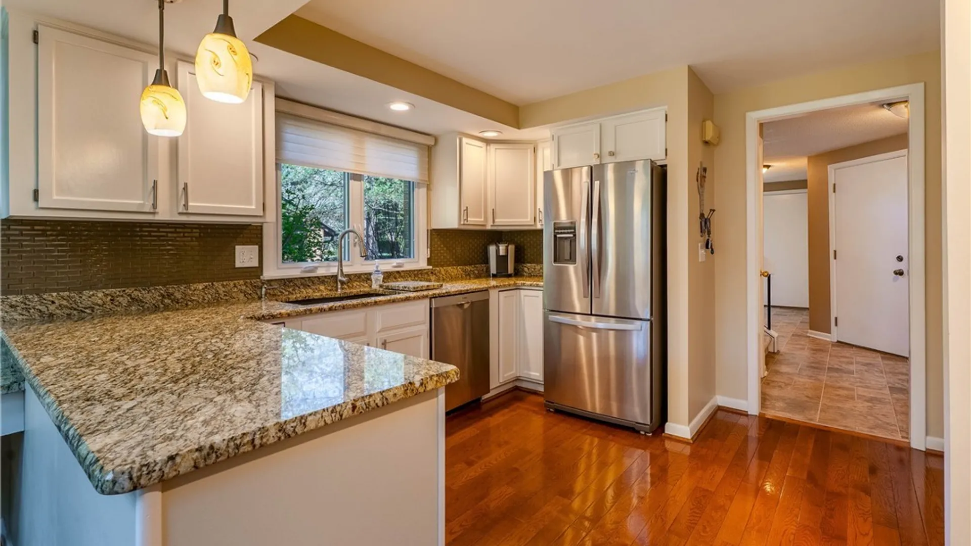 Property at 182 Breezewood Cmn, Amherst, NY 14051 6