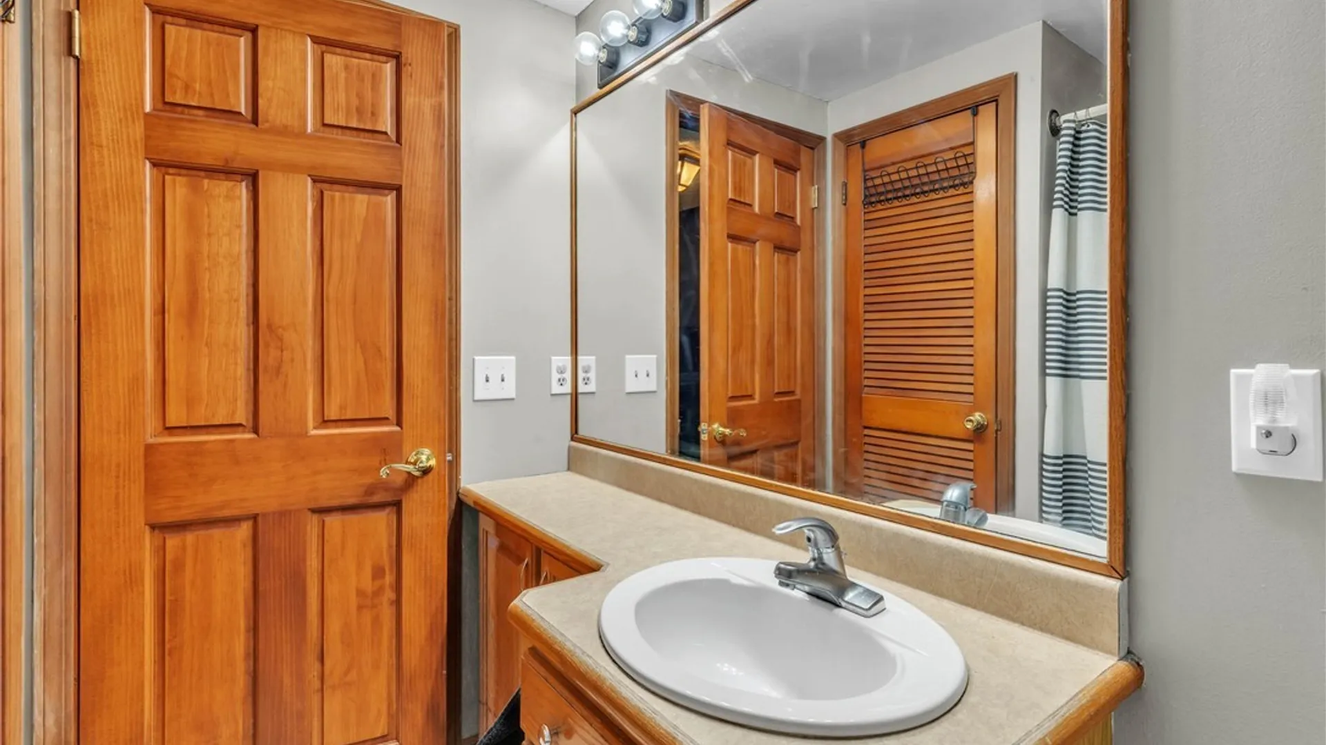 Property at 5458 Murphy Road, Lockport Town, NY 14094 17