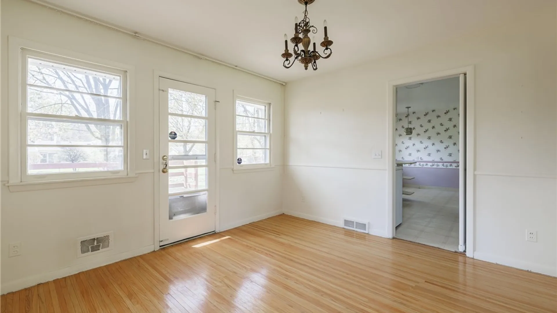 Property at 290 Dunrovin Lane, Brighton, NY 14618 10