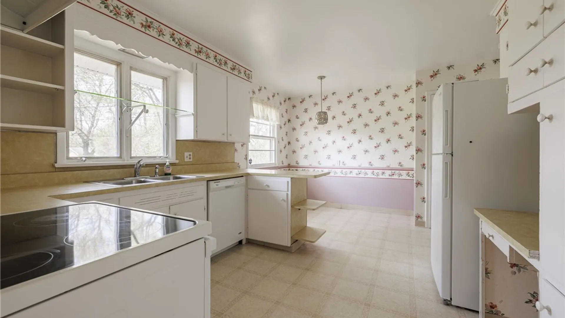 Property at 290 Dunrovin Lane, Brighton, NY 14618 11