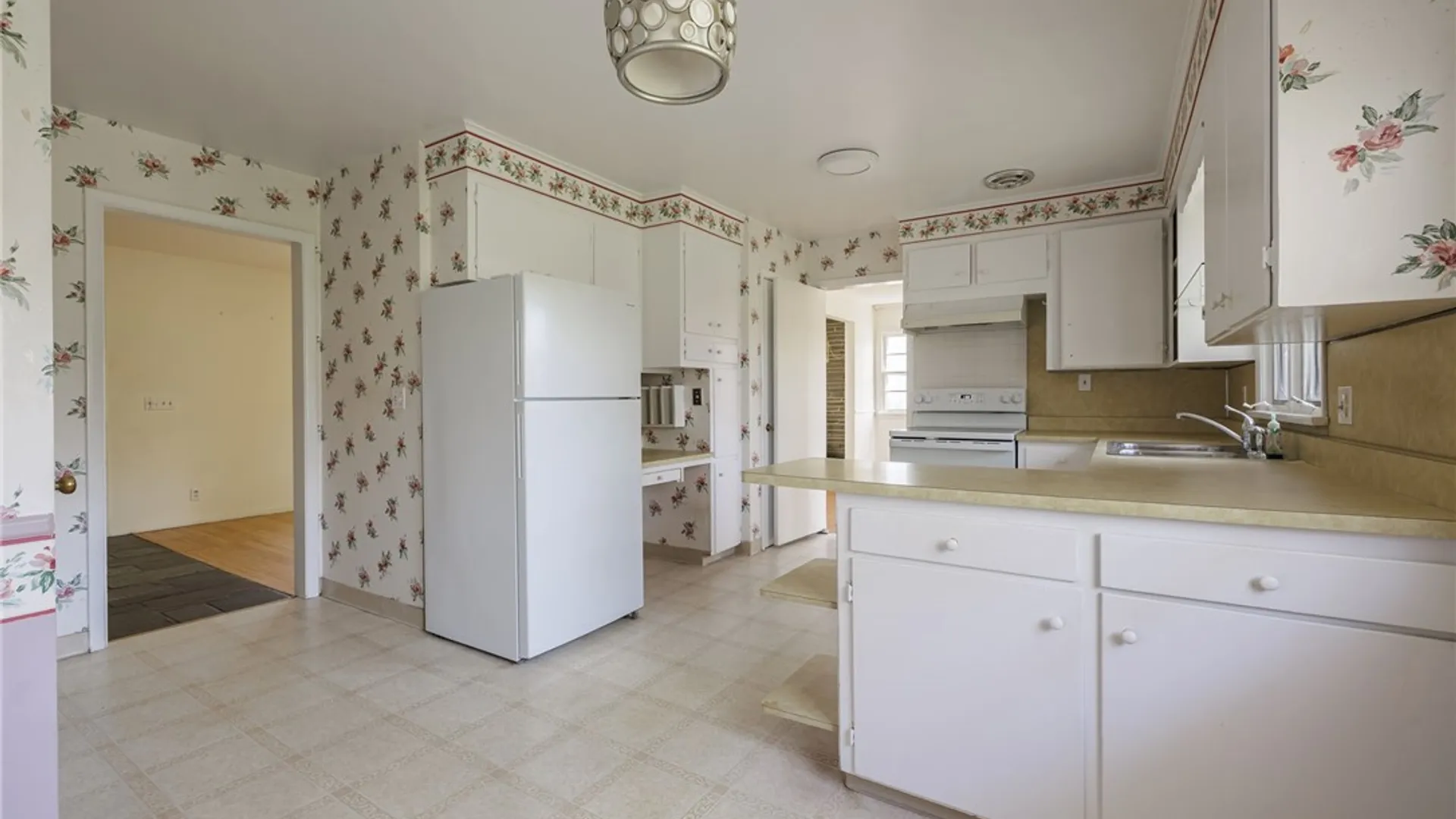 Property at 290 Dunrovin Lane, Brighton, NY 14618 13