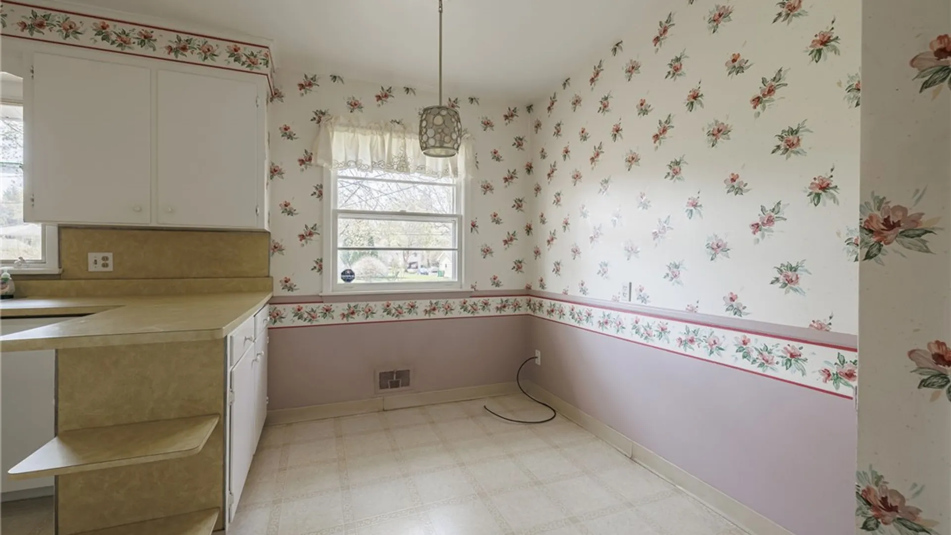 Property at 290 Dunrovin Lane, Brighton, NY 14618 14