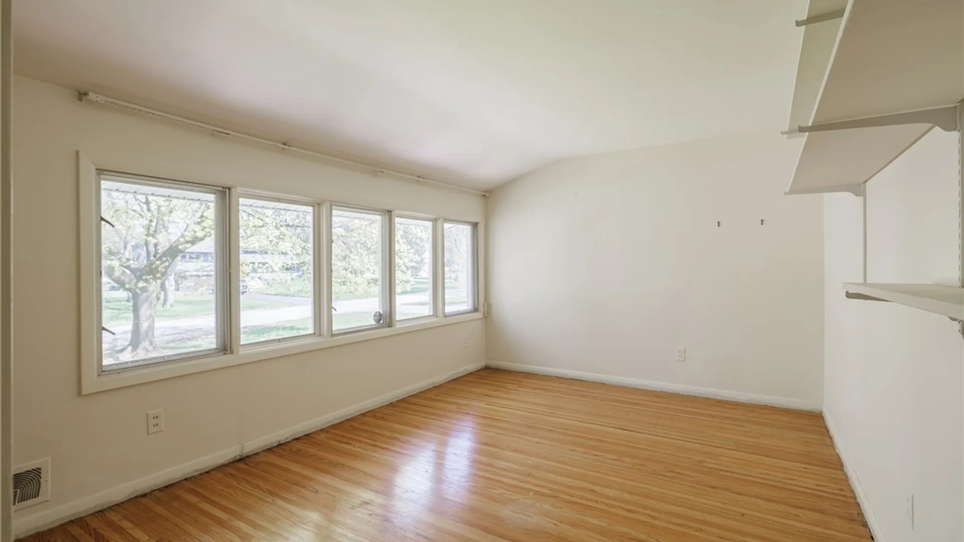 Property at 290 Dunrovin Lane, Brighton, NY 14618 20