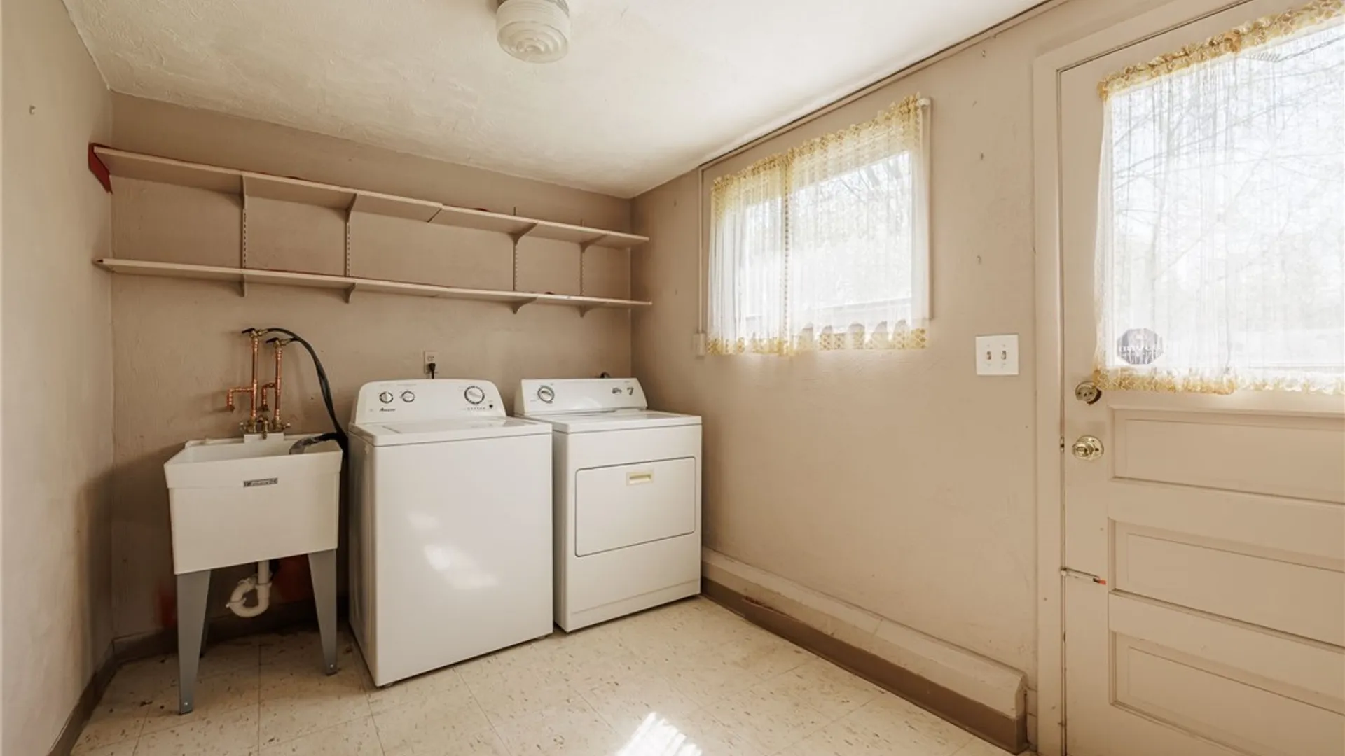 Property at 290 Dunrovin Lane, Brighton, NY 14618 29