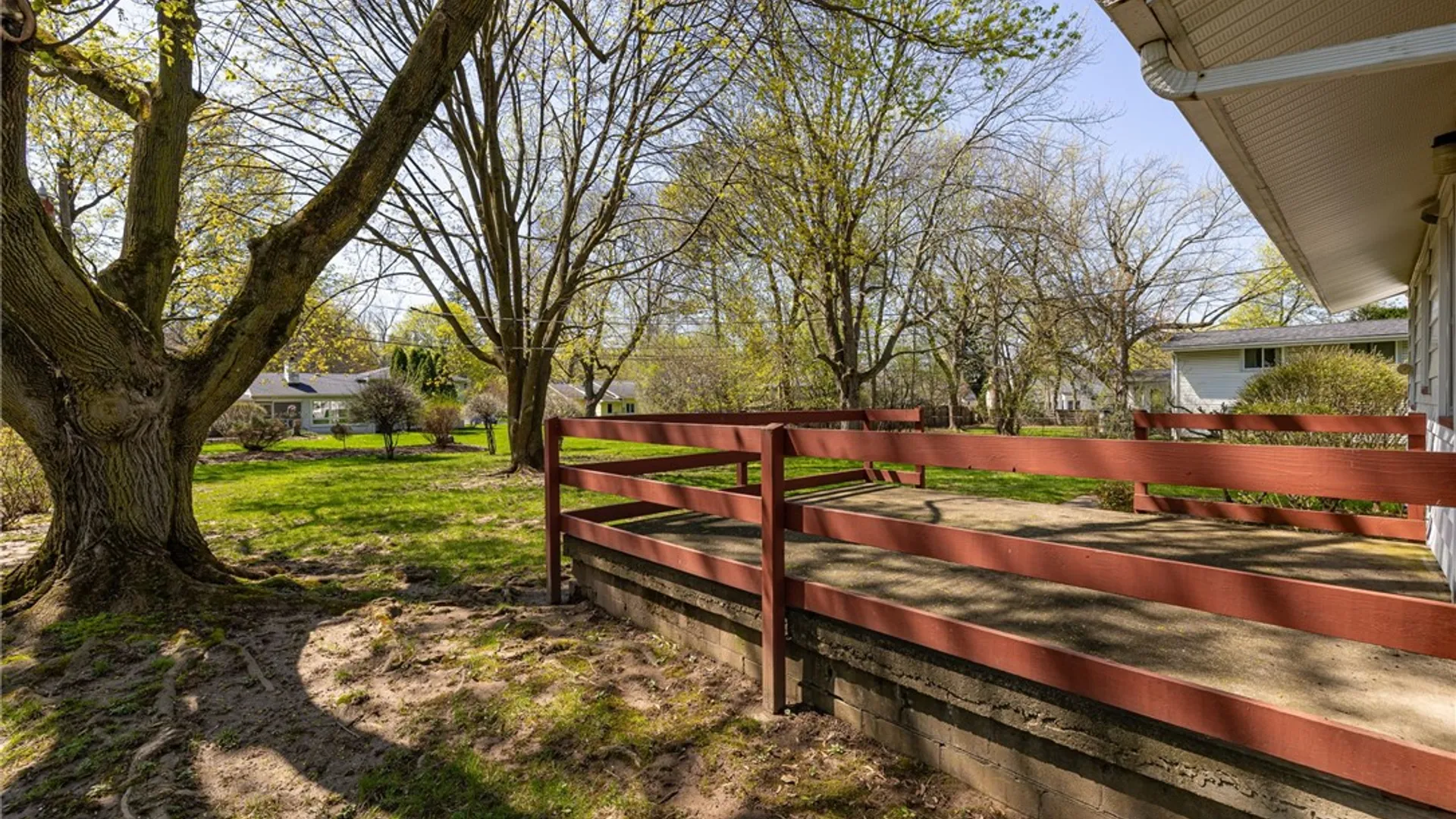 Property at 290 Dunrovin Lane, Brighton, NY 14618 31