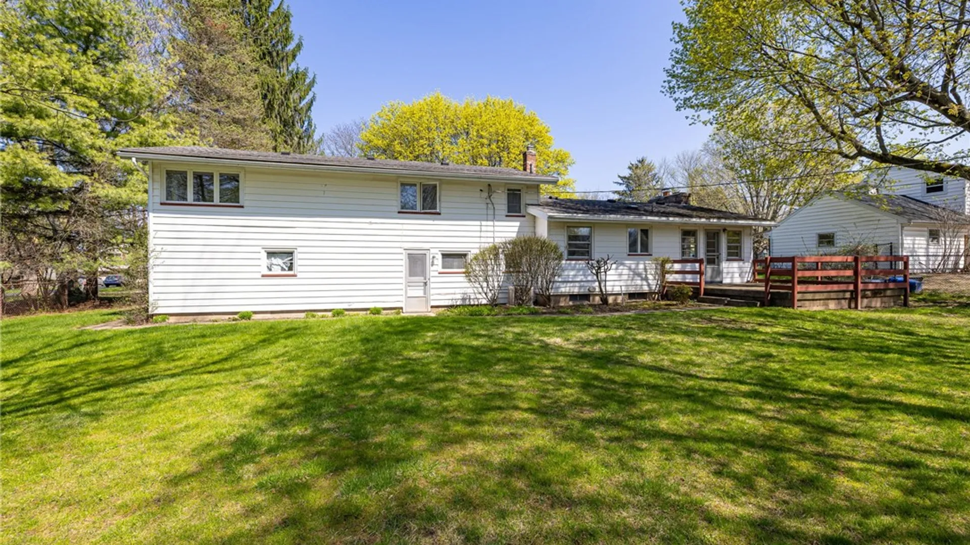 Property at 290 Dunrovin Lane, Brighton, NY 14618 33