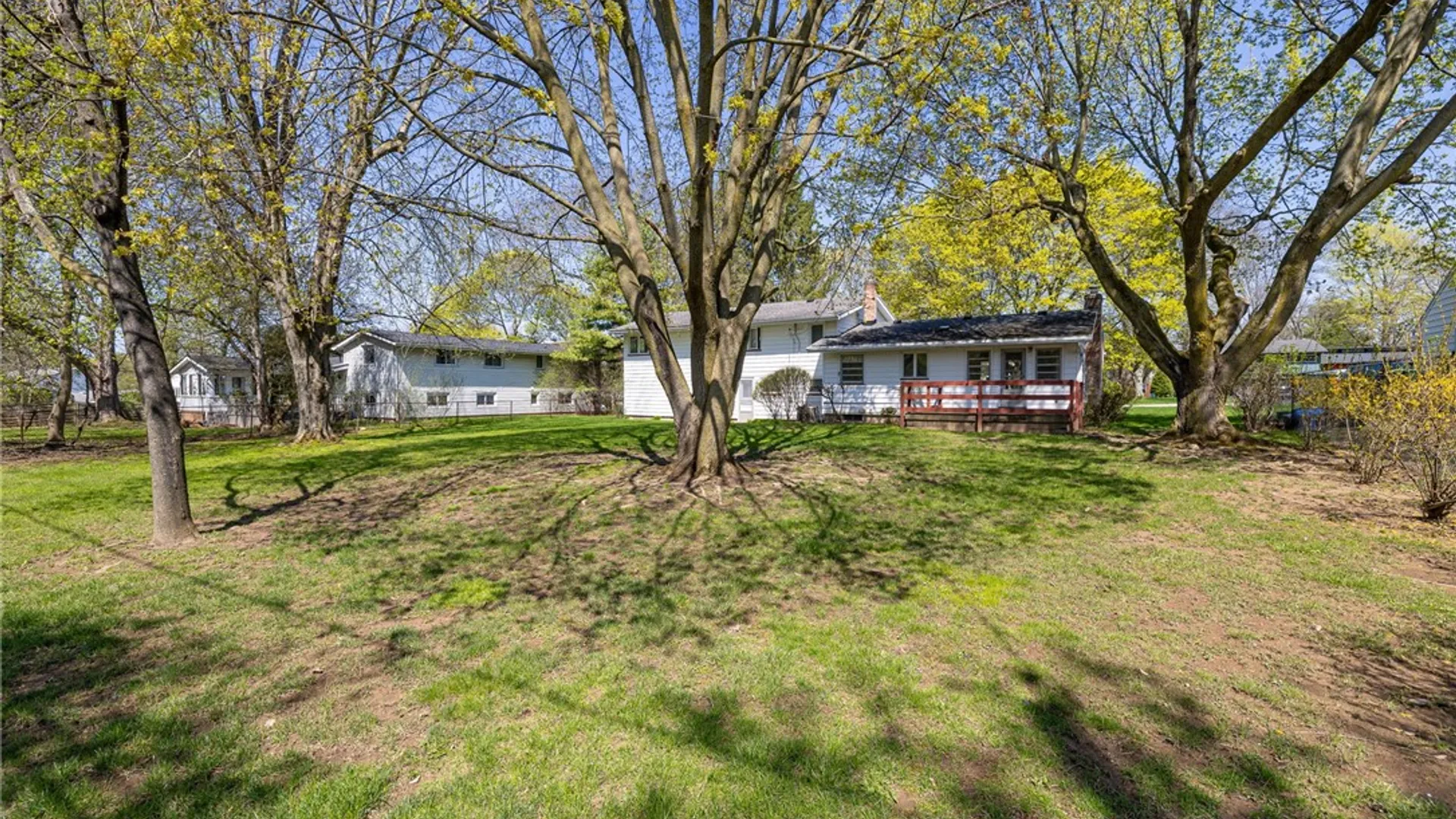 Property at 290 Dunrovin Lane, Brighton, NY 14618 34