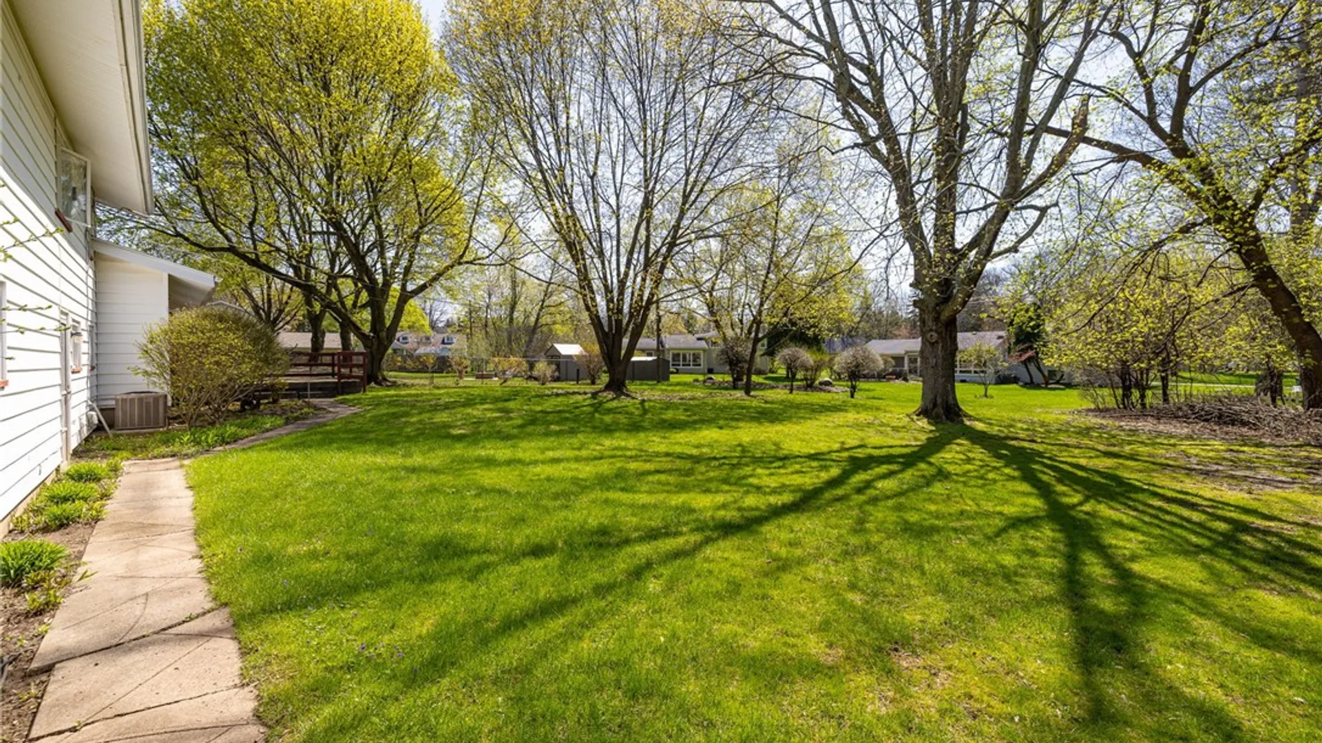 Property at 290 Dunrovin Lane, Brighton, NY 14618 36