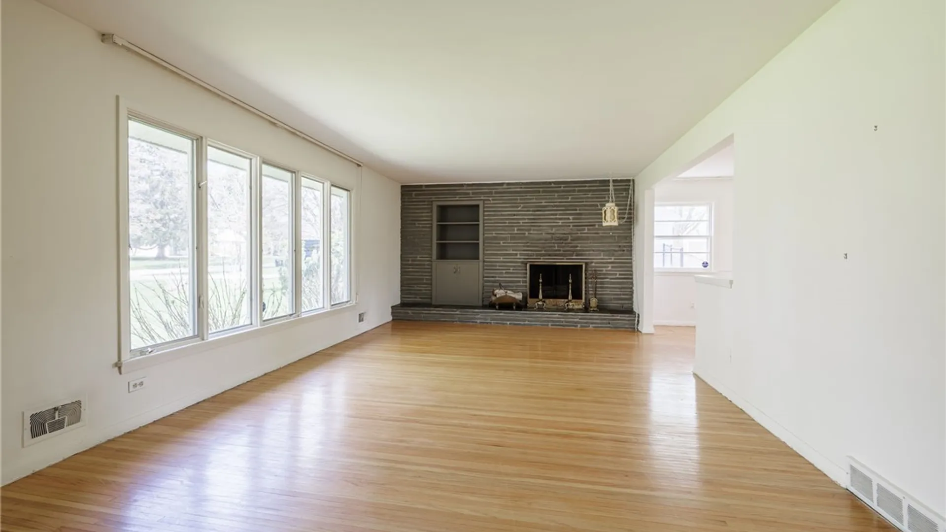 Property at 290 Dunrovin Lane, Brighton, NY 14618 5