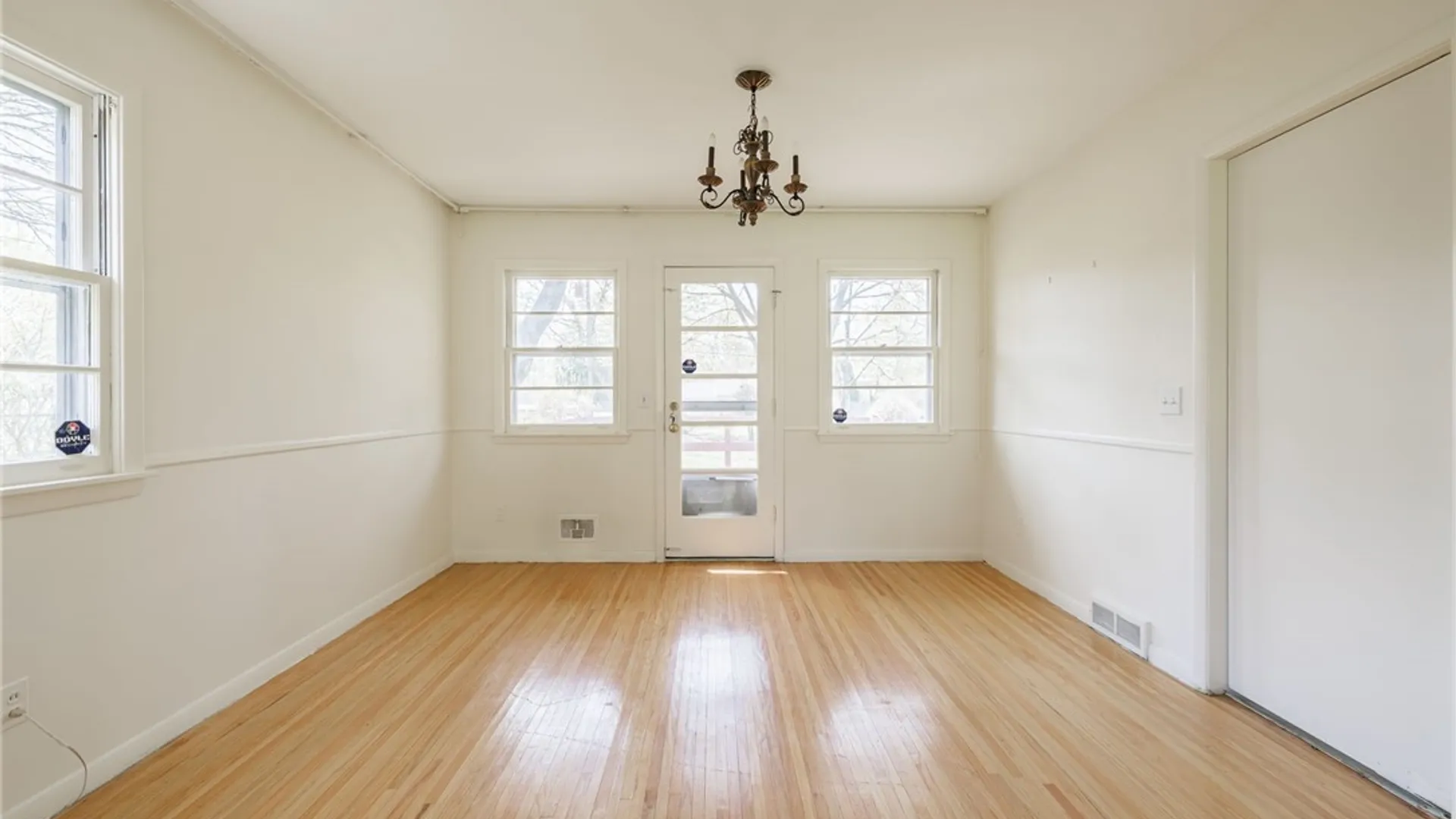 Property at 290 Dunrovin Lane, Brighton, NY 14618 8