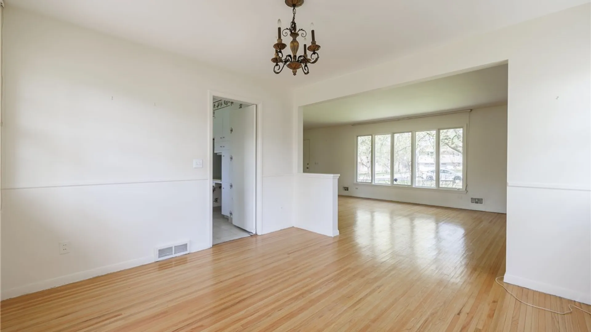 Property at 290 Dunrovin Lane, Brighton, NY 14618 9