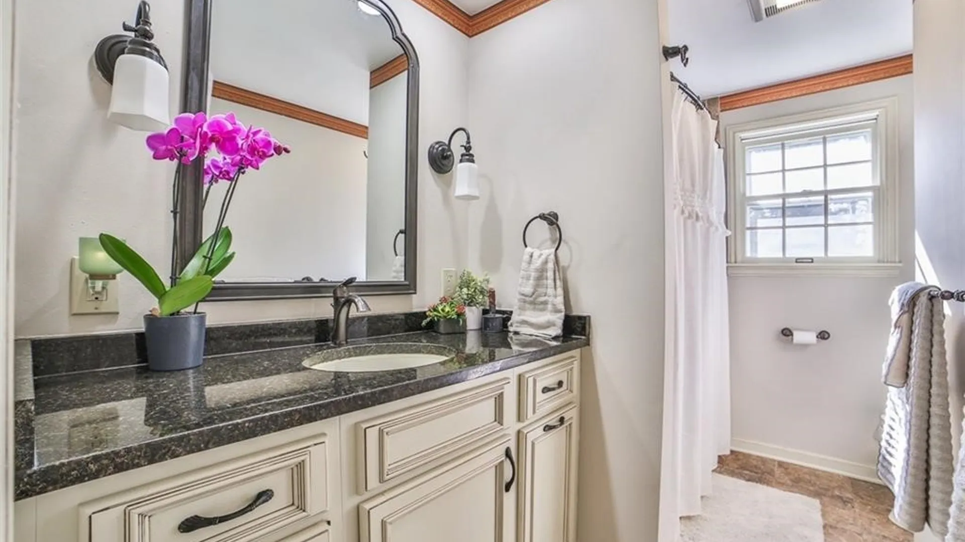 Property at 563 Lockport Street, Porter, NY 14174 38