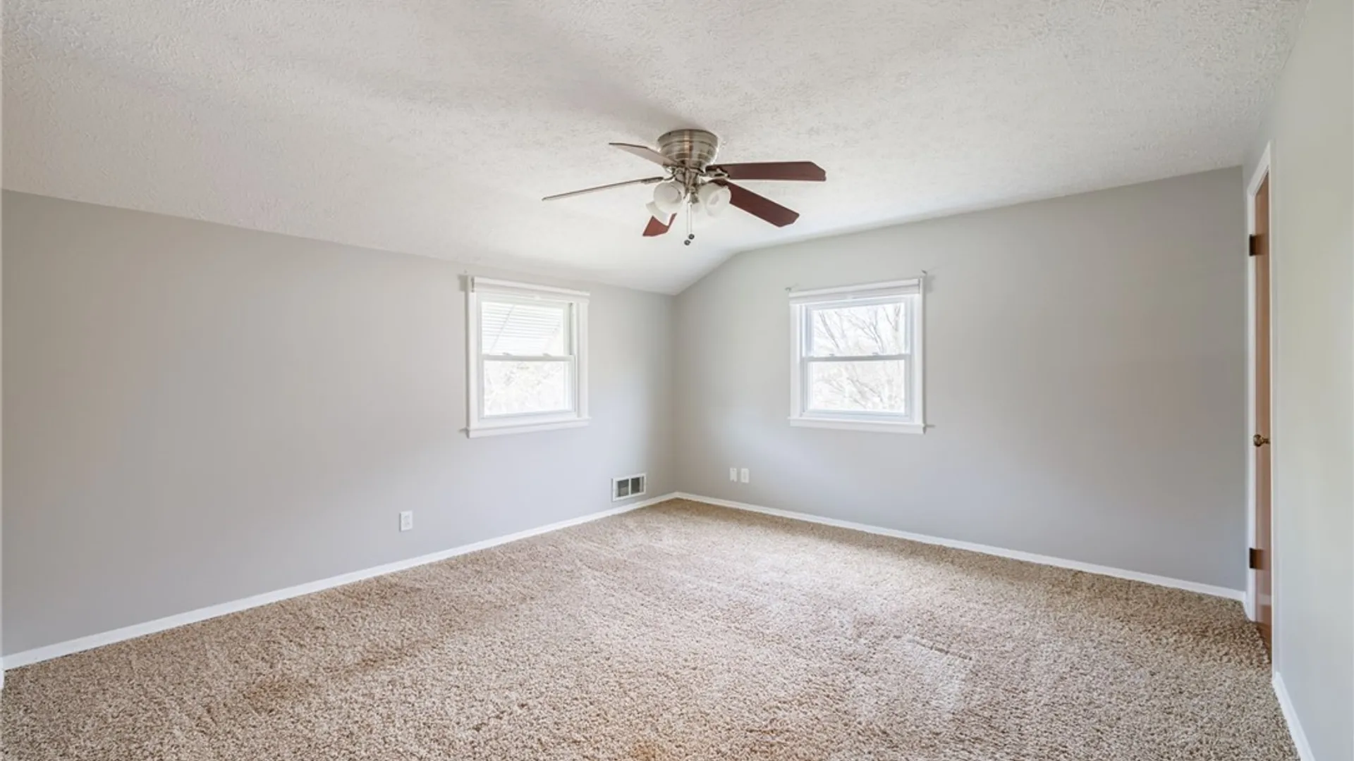 Property at 188 Vinedale Avenue, Irondequoit, NY 14622 12