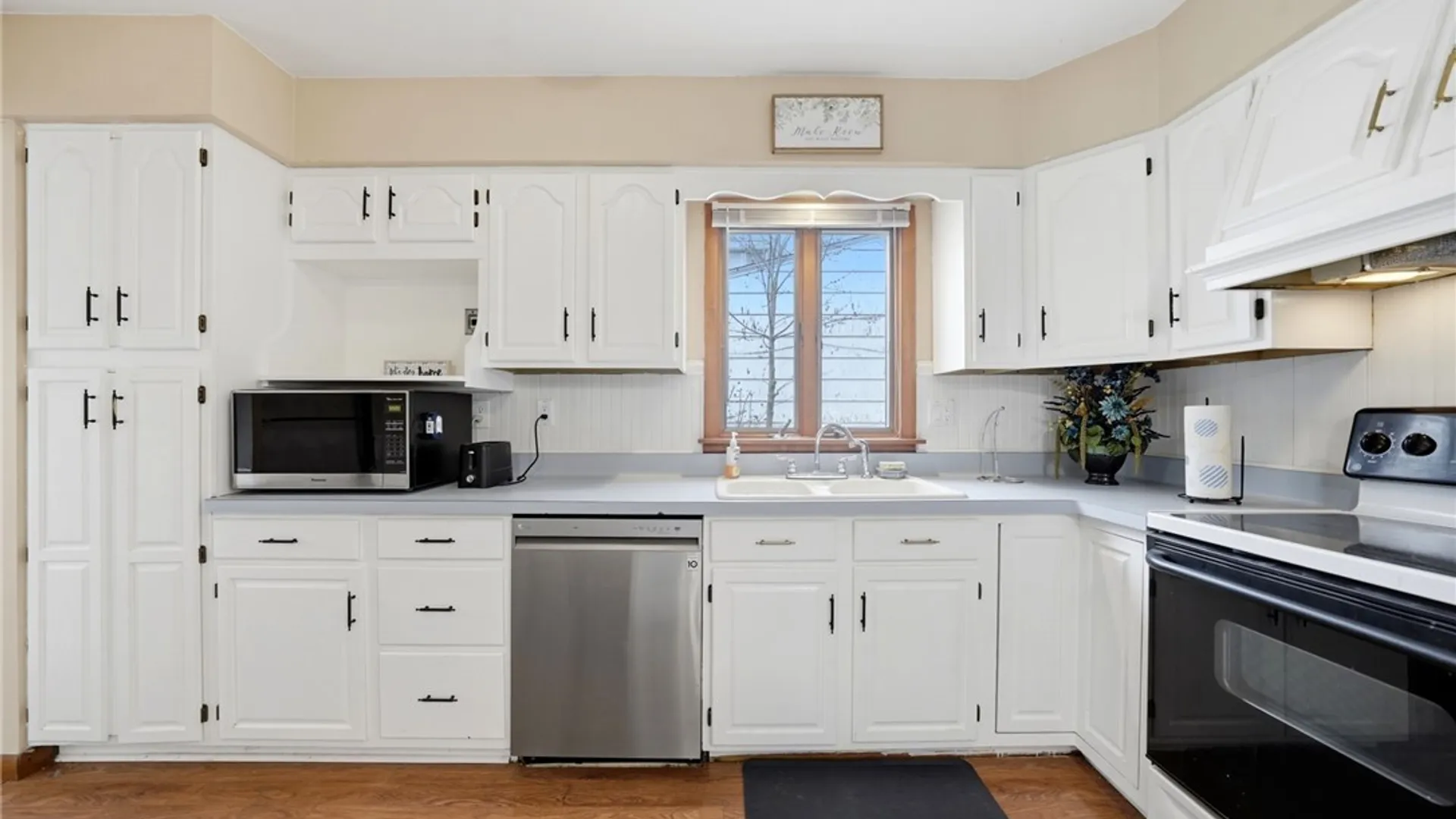 Property at 24 Monica Road, Grand Island, NY 14072 5