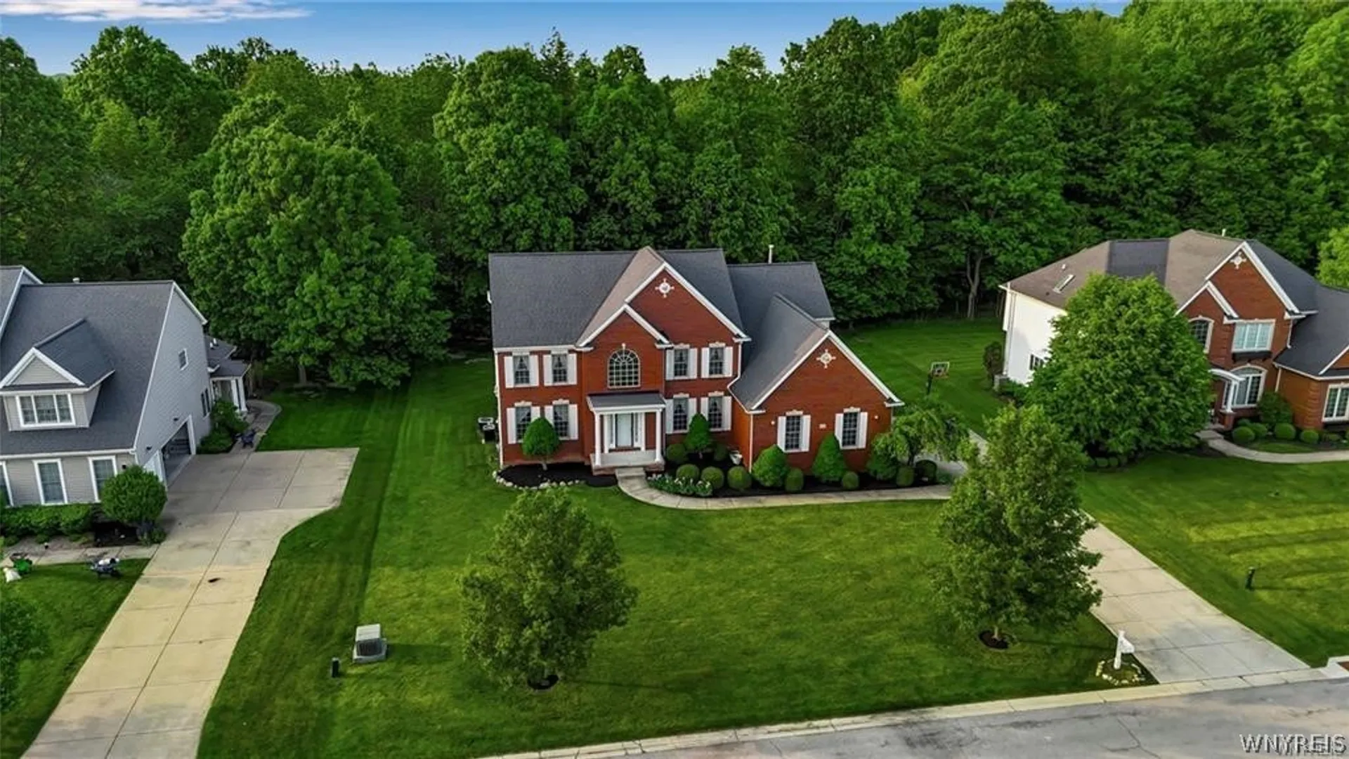 Property at 6017 Corinne Lane, Clarence, NY 14032 5