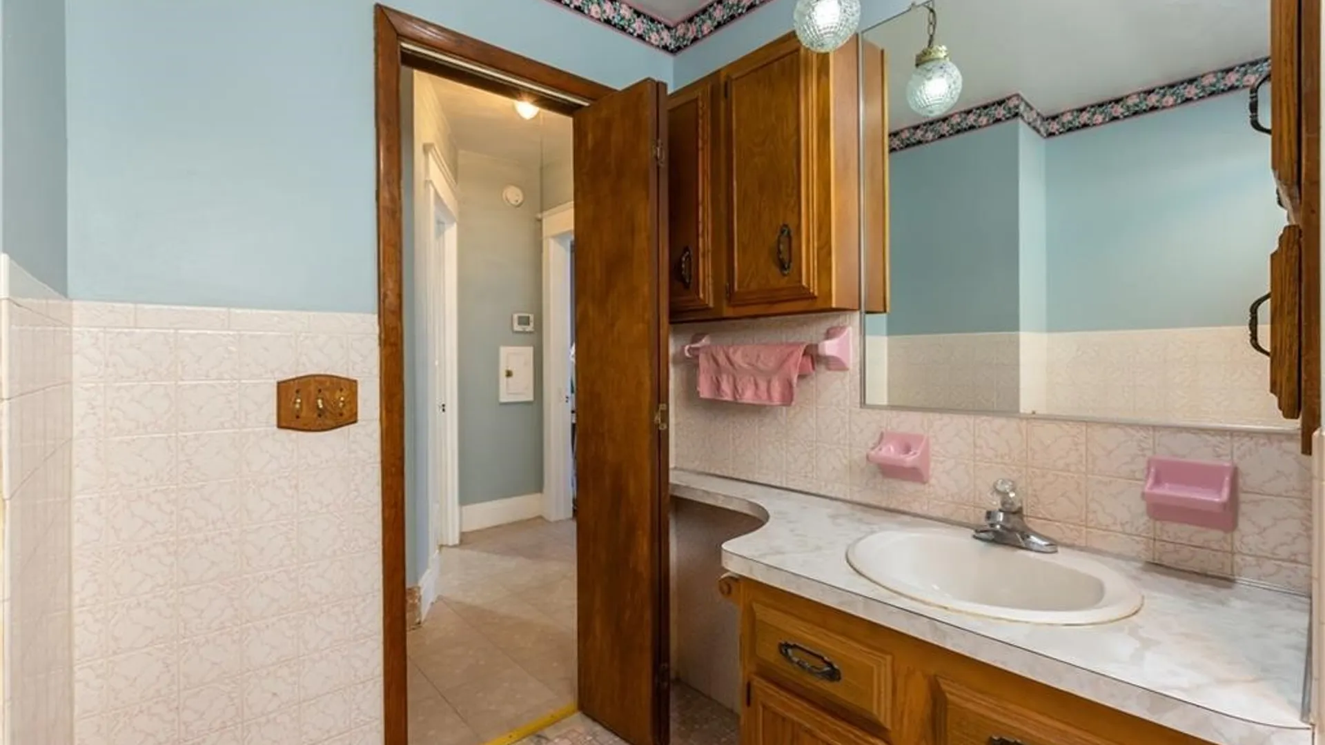 Property at 237 Park Avenue, Buffalo, NY 14216 16