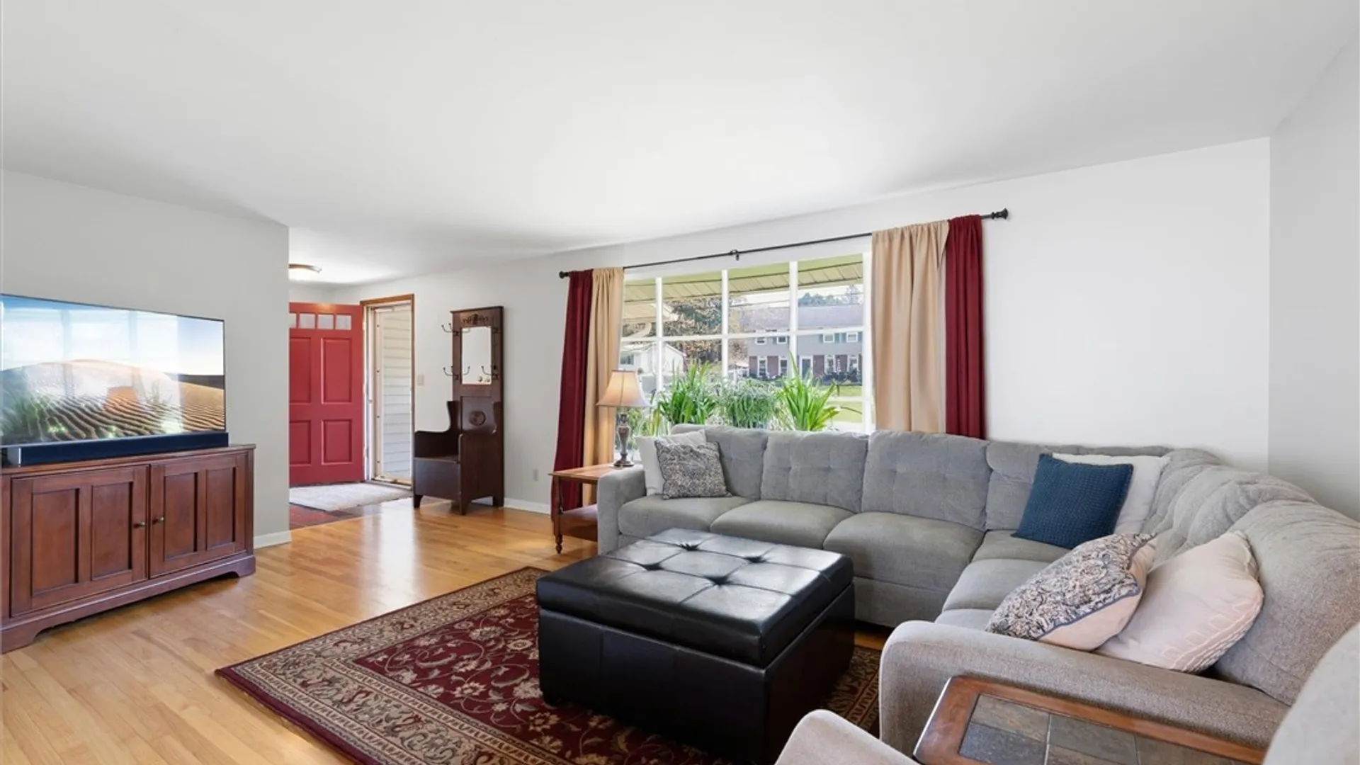 Property at 207 Thornton Circle, Camillus, NY 13031 10