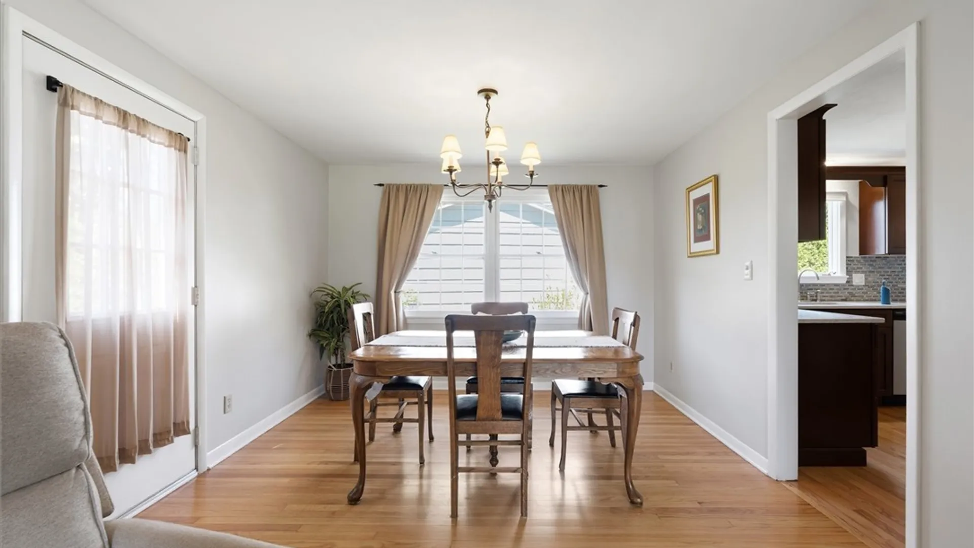 Property at 207 Thornton Circle, Camillus, NY 13031 12