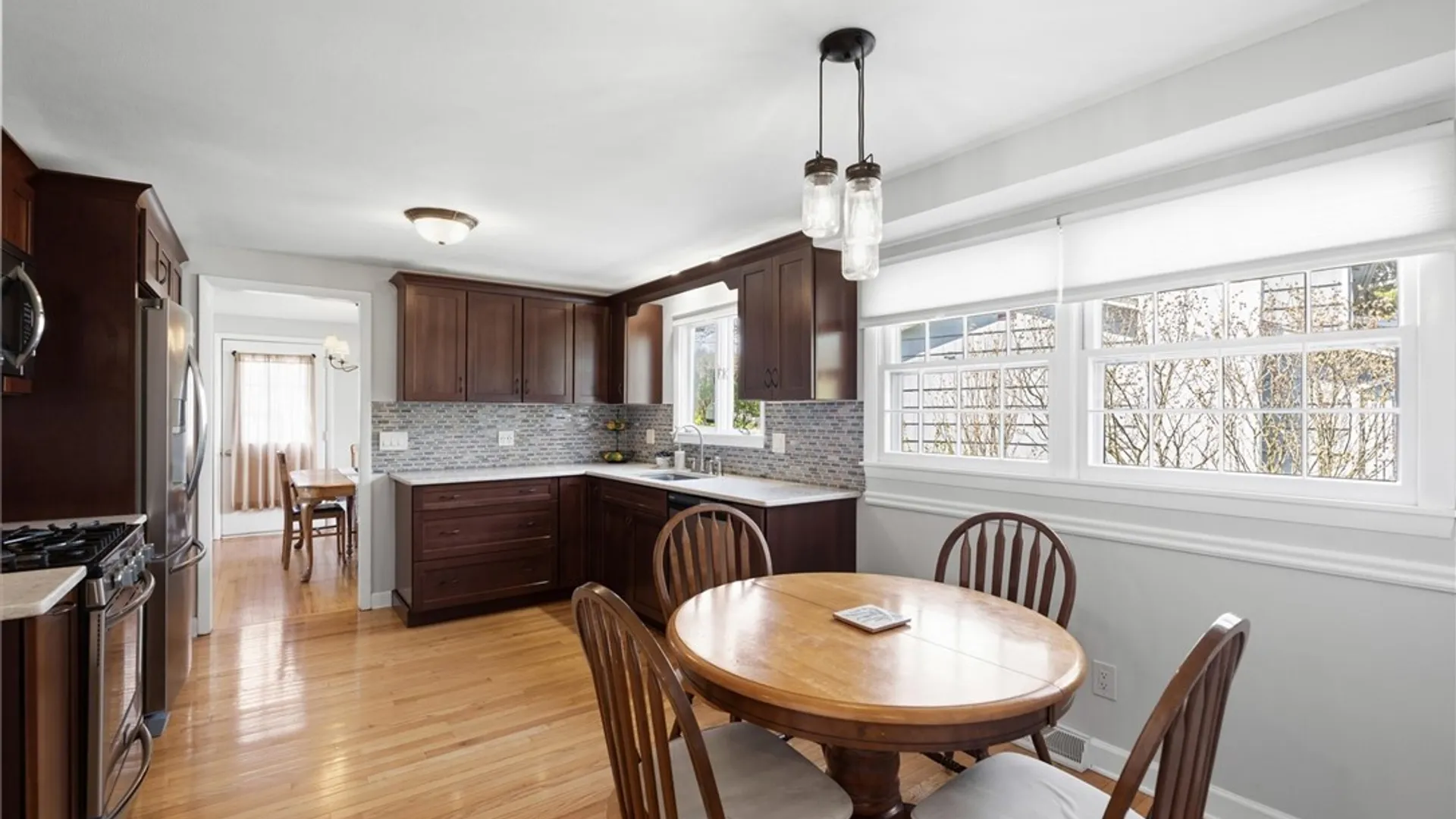 Property at 207 Thornton Circle, Camillus, NY 13031 18