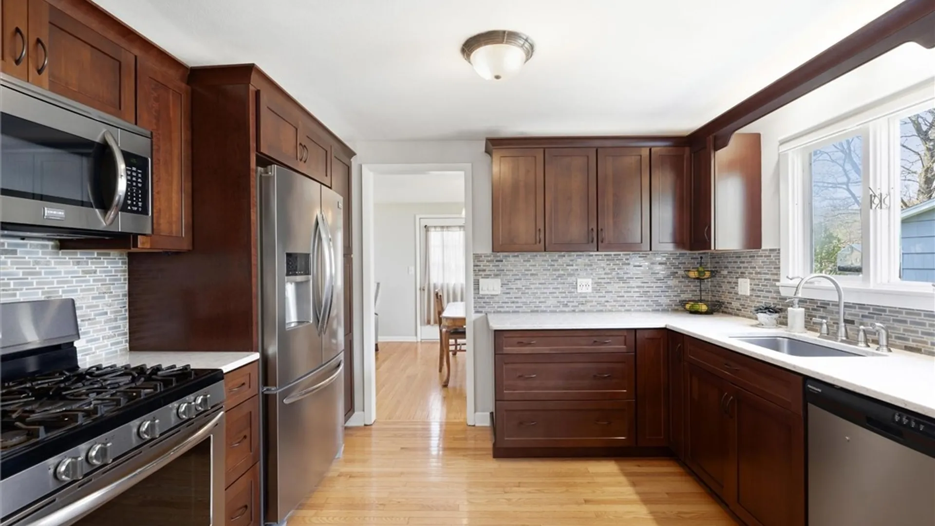 Property at 207 Thornton Circle, Camillus, NY 13031 20