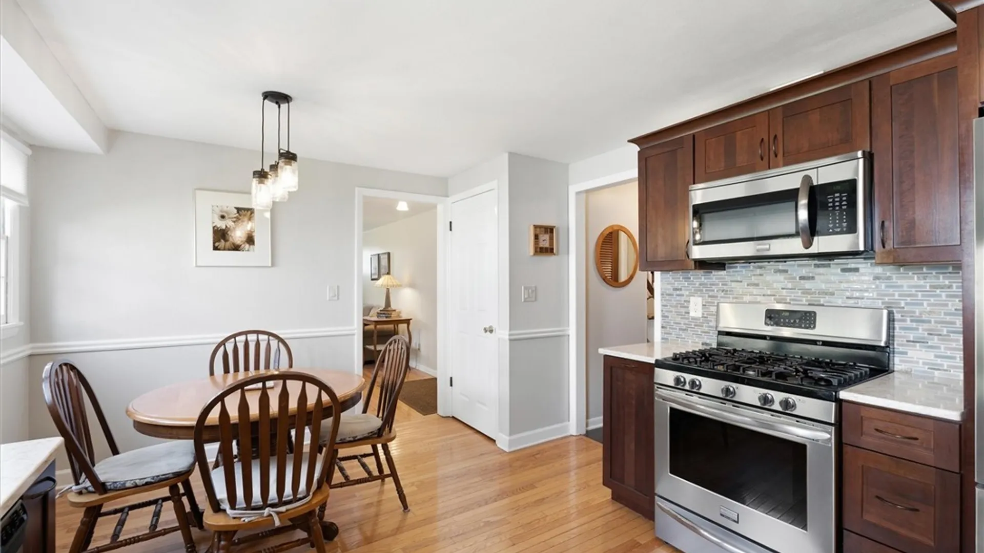 Property at 207 Thornton Circle, Camillus, NY 13031 23