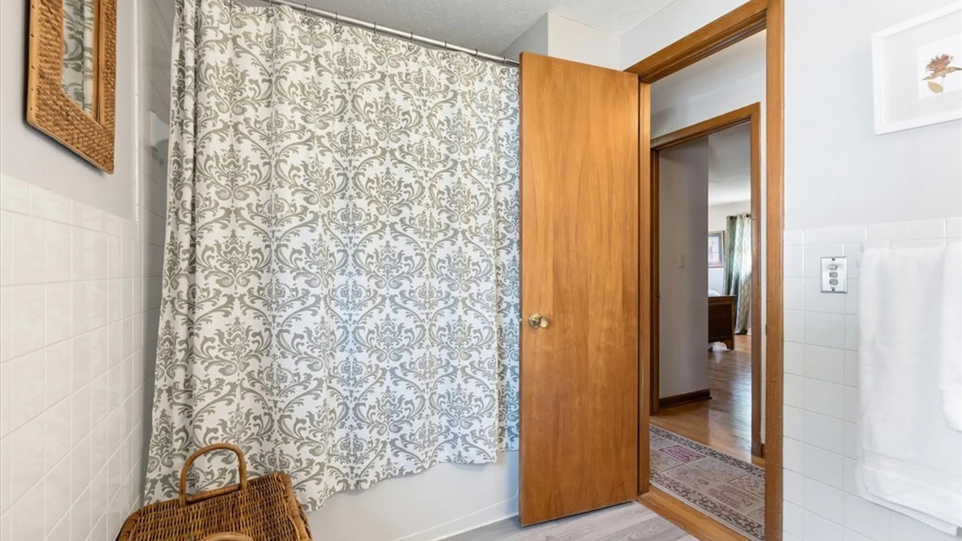 Property at 207 Thornton Circle, Camillus, NY 13031 25