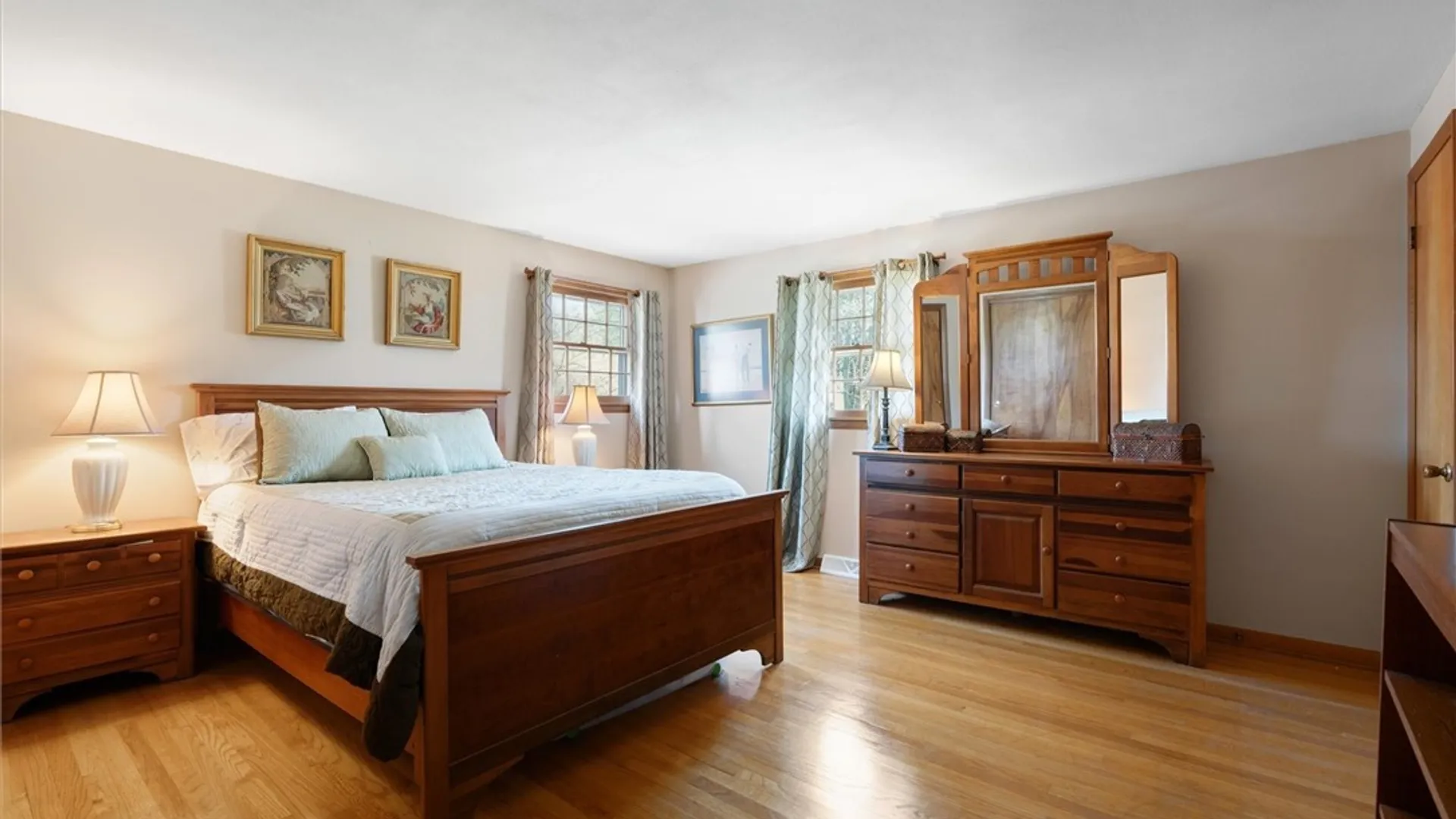 Property at 207 Thornton Circle, Camillus, NY 13031 29