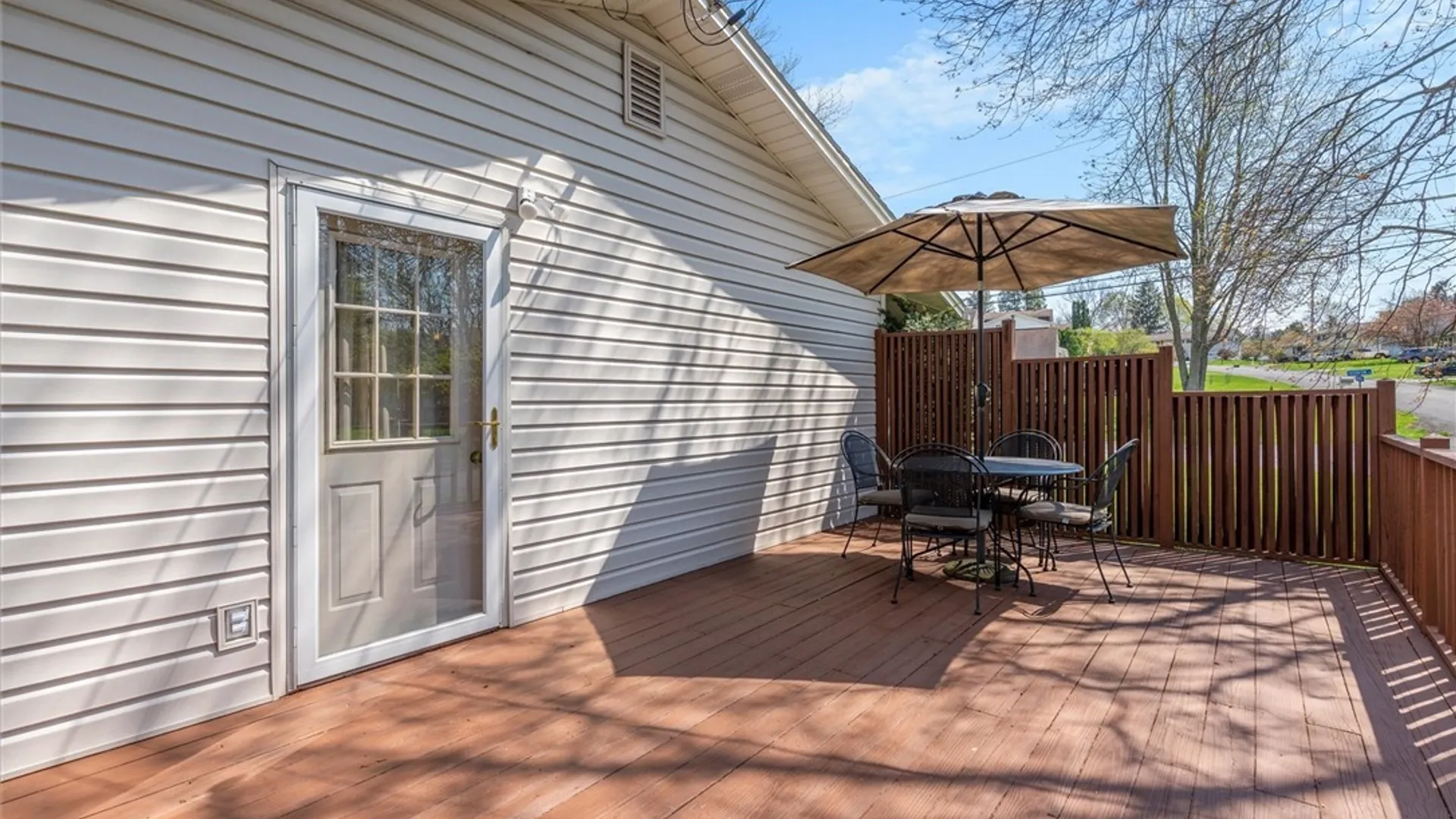 Property at 207 Thornton Circle, Camillus, NY 13031 41