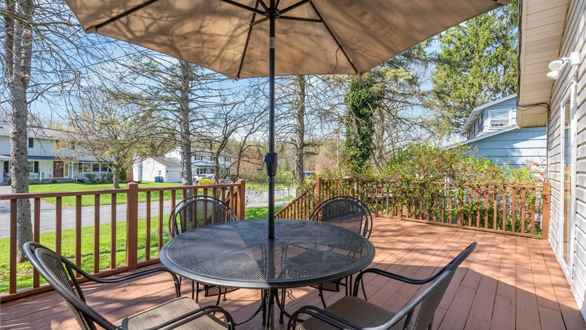 Property at 207 Thornton Circle, Camillus, NY 13031 43