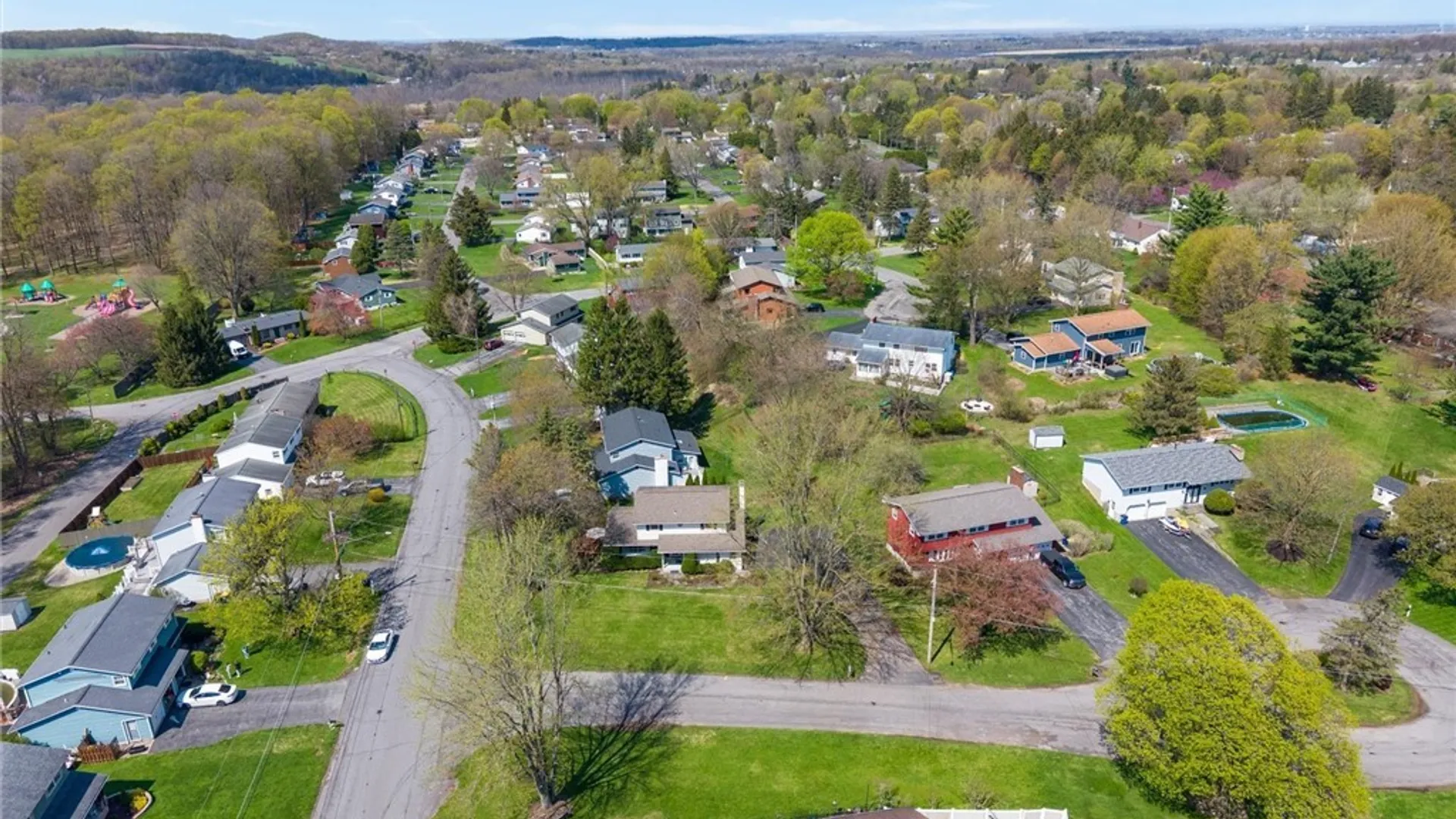 Property at 207 Thornton Circle, Camillus, NY 13031 44